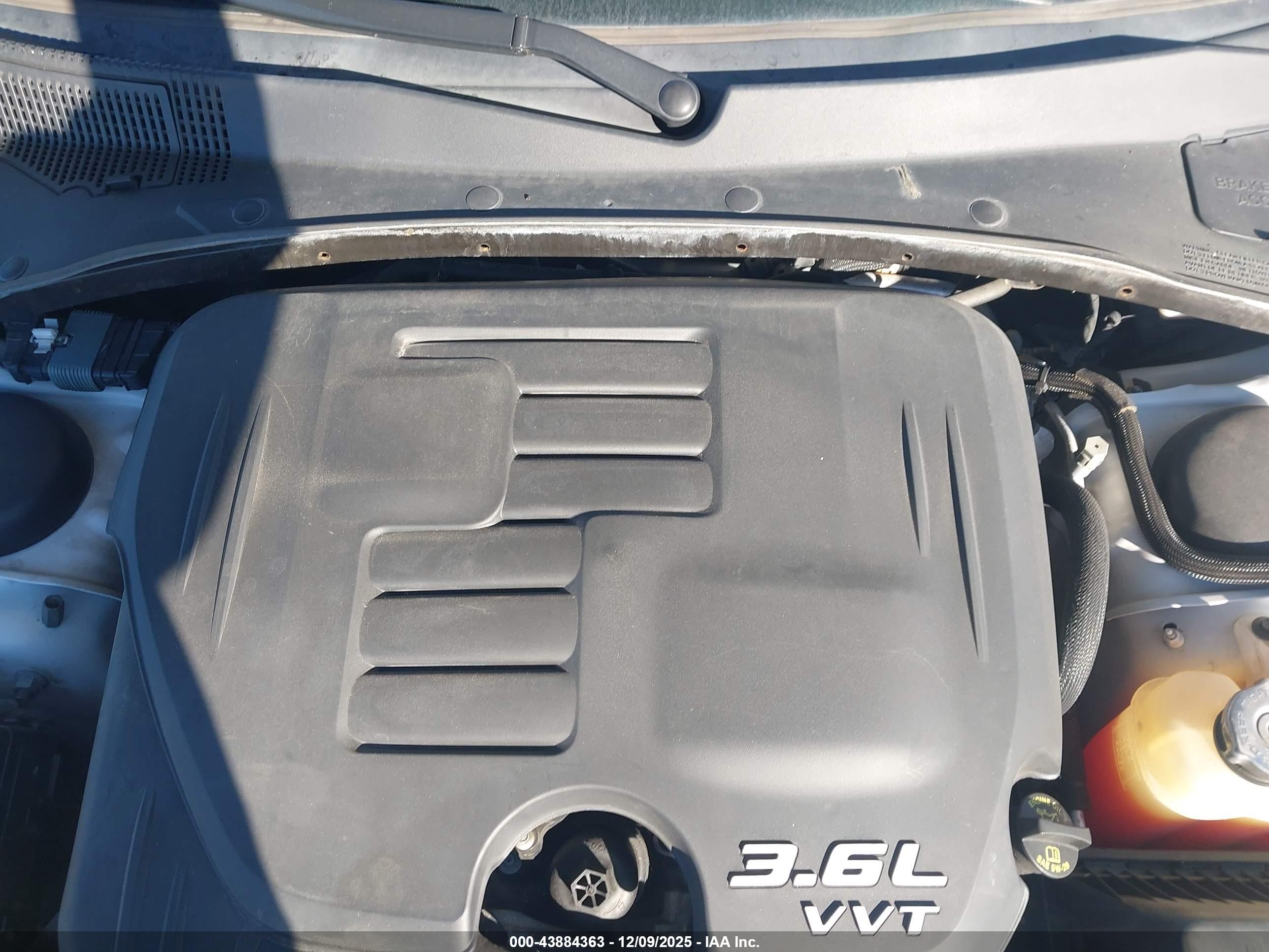 CHRYSLER 300 image 10