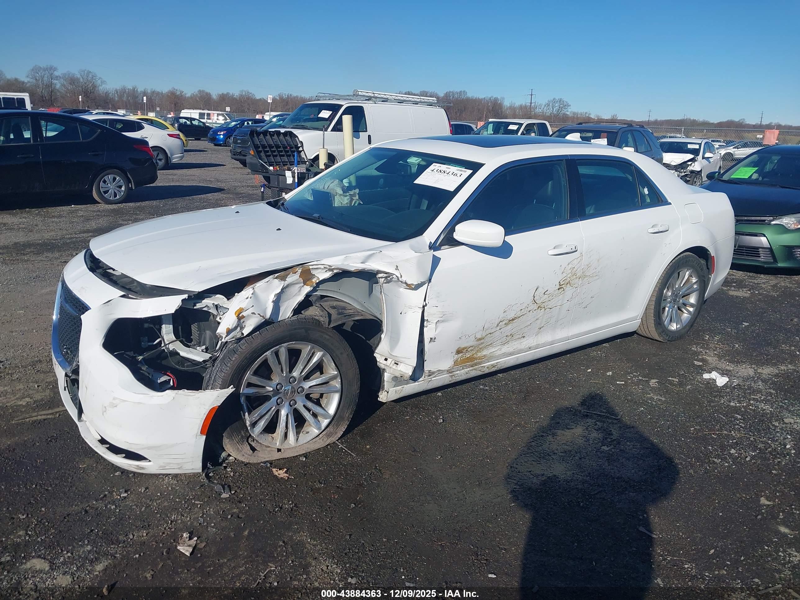 CHRYSLER 300 image 2