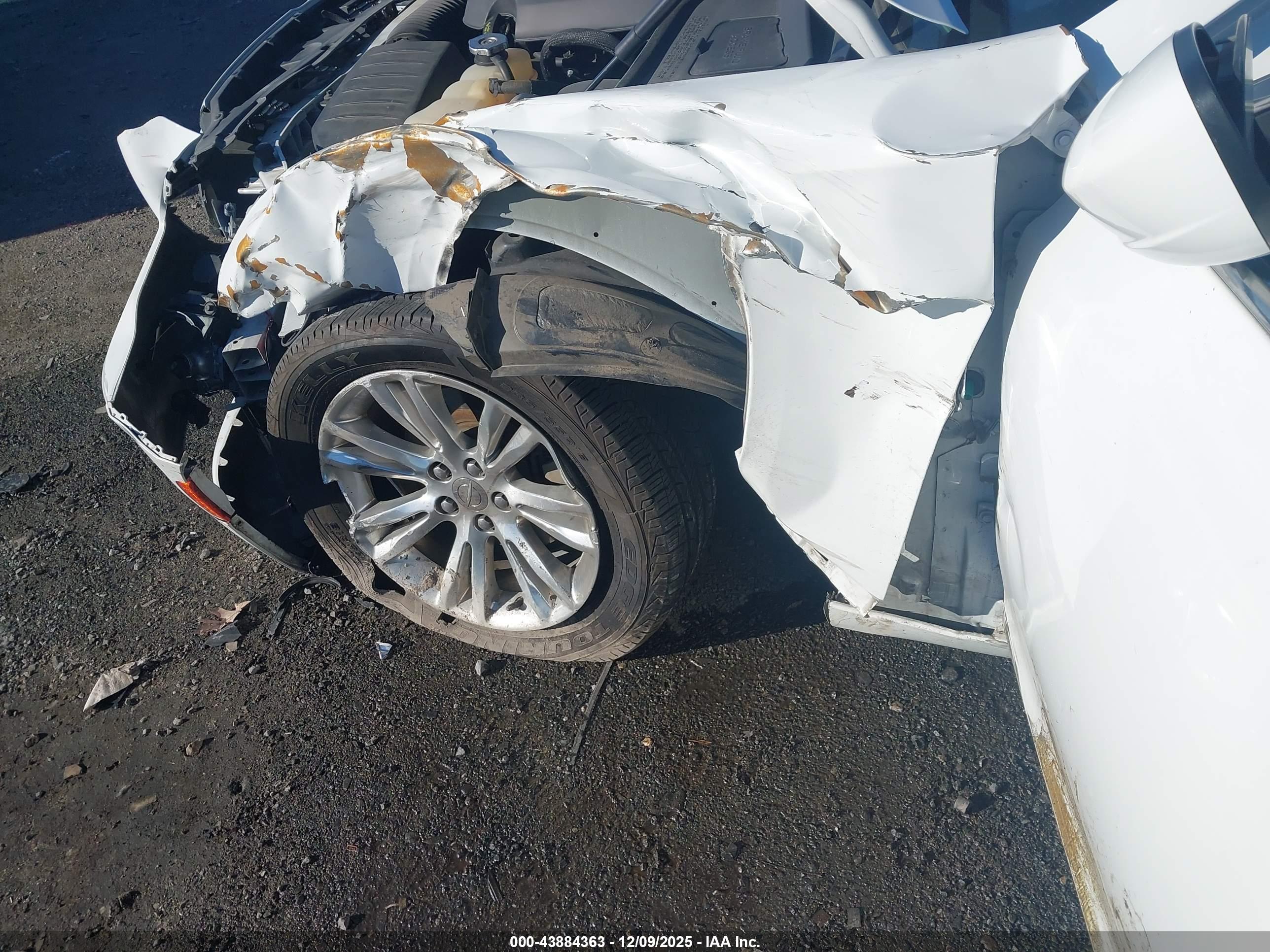 CHRYSLER 300 image 6