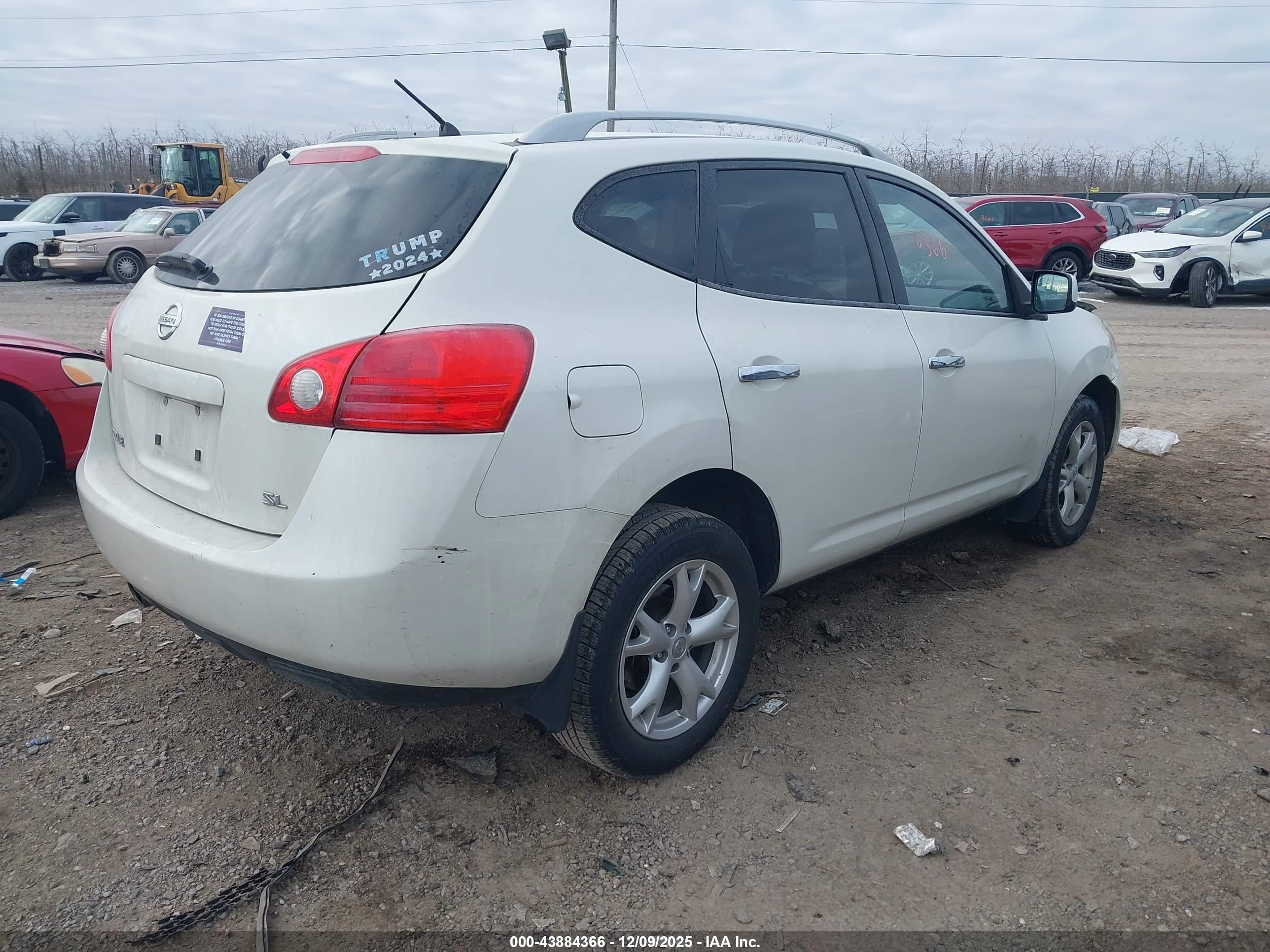 NISSAN ROGUE image 4