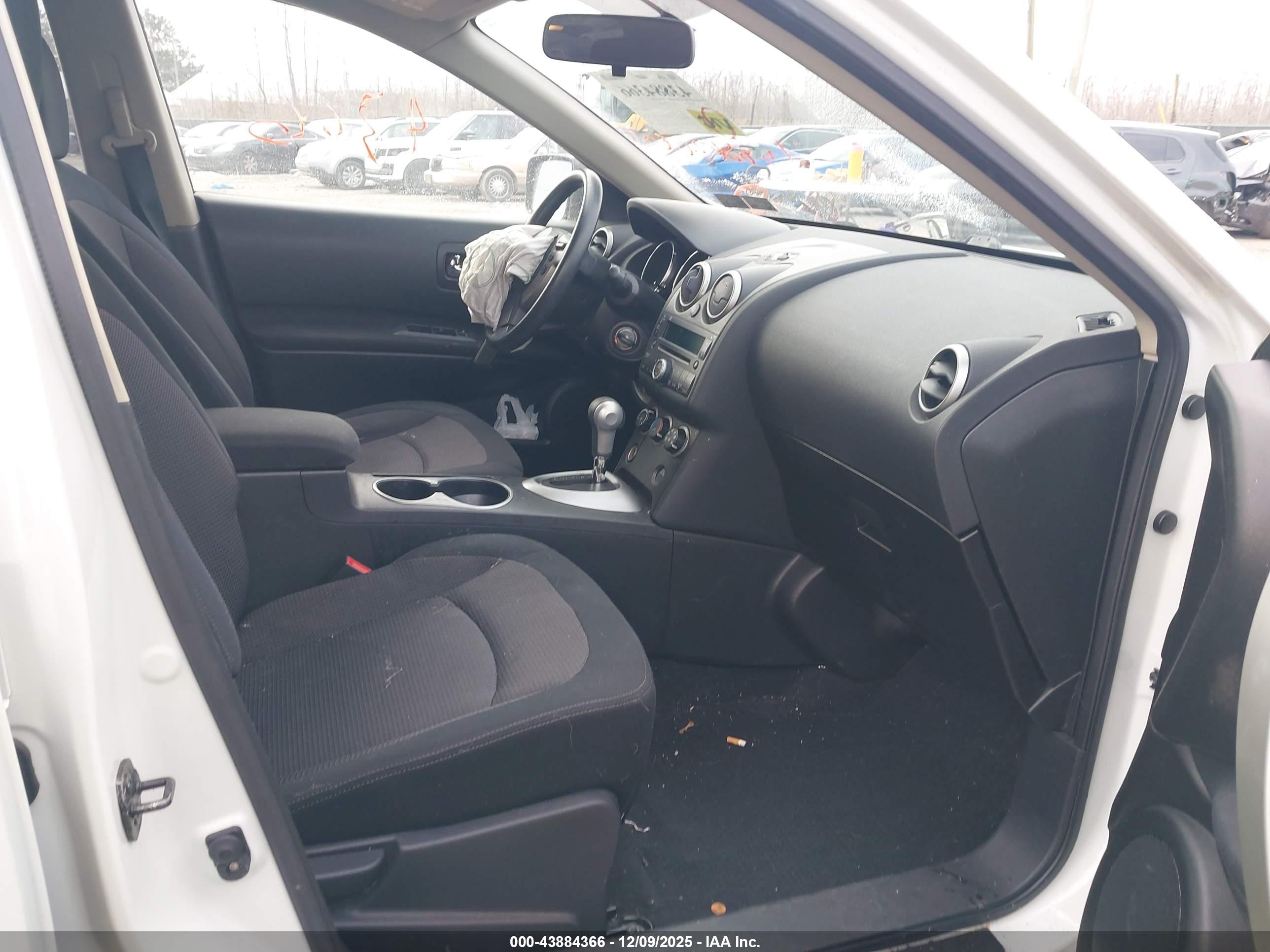 NISSAN ROGUE image 5
