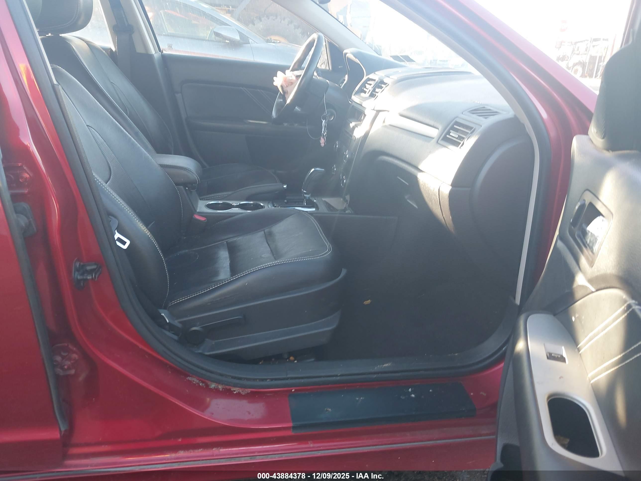 FORD FUSION image 5