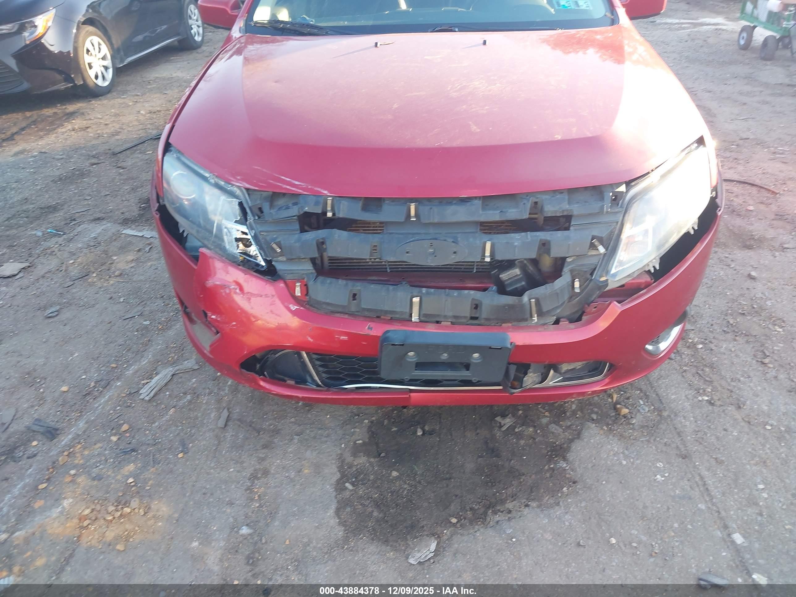 FORD FUSION image 6