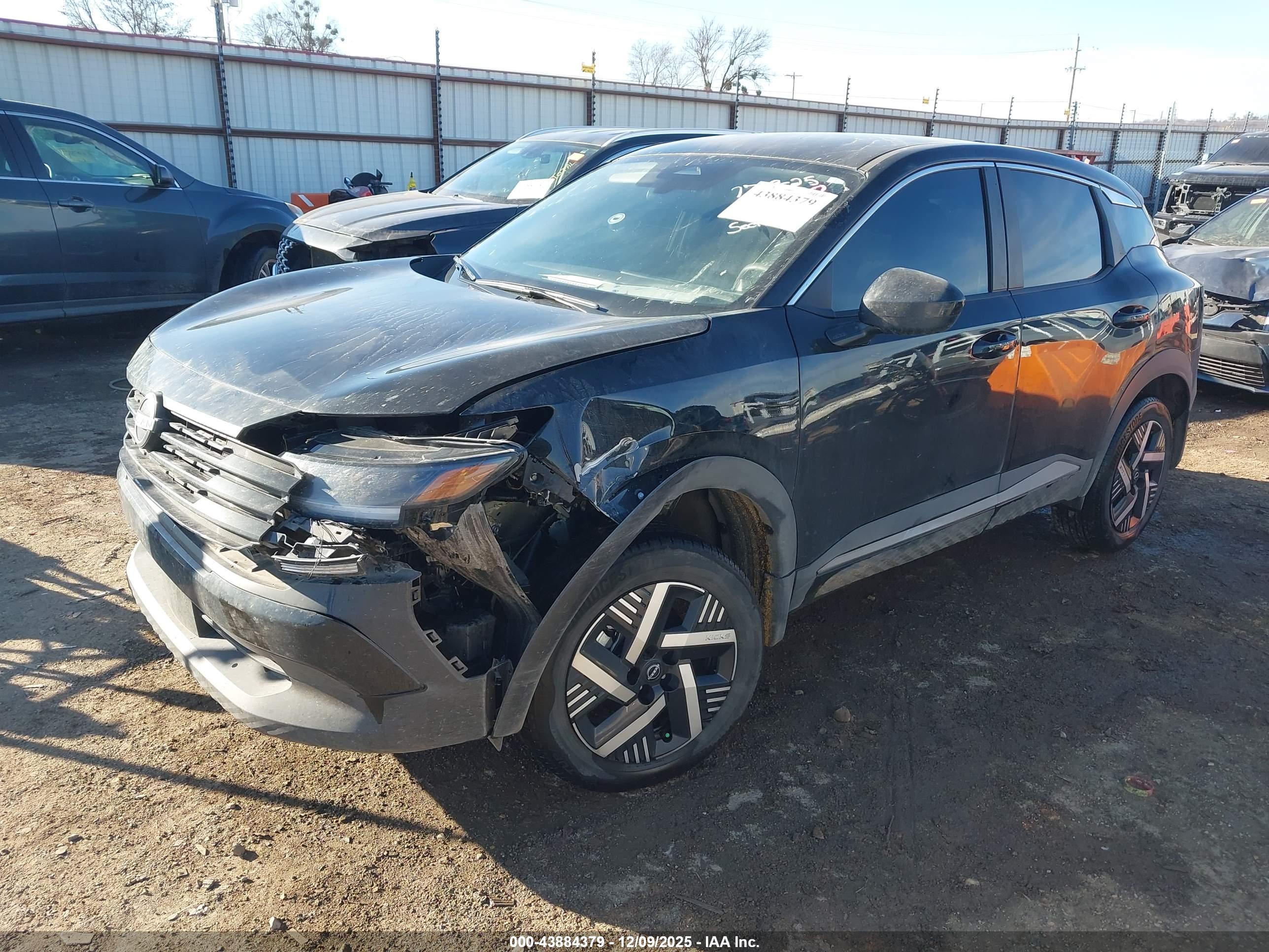 NISSAN KICKS image 2