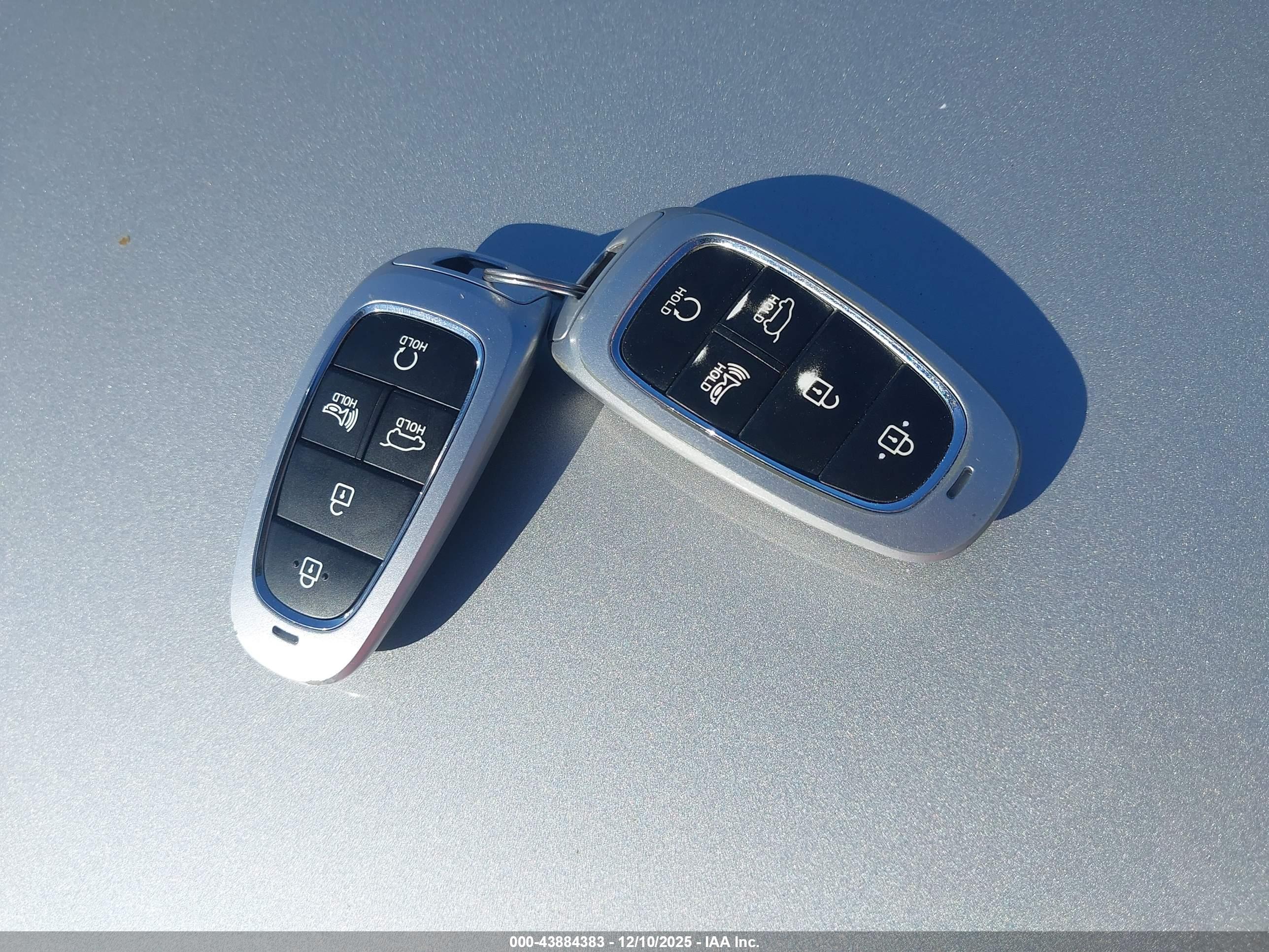 HYUNDAI SANTA image 11