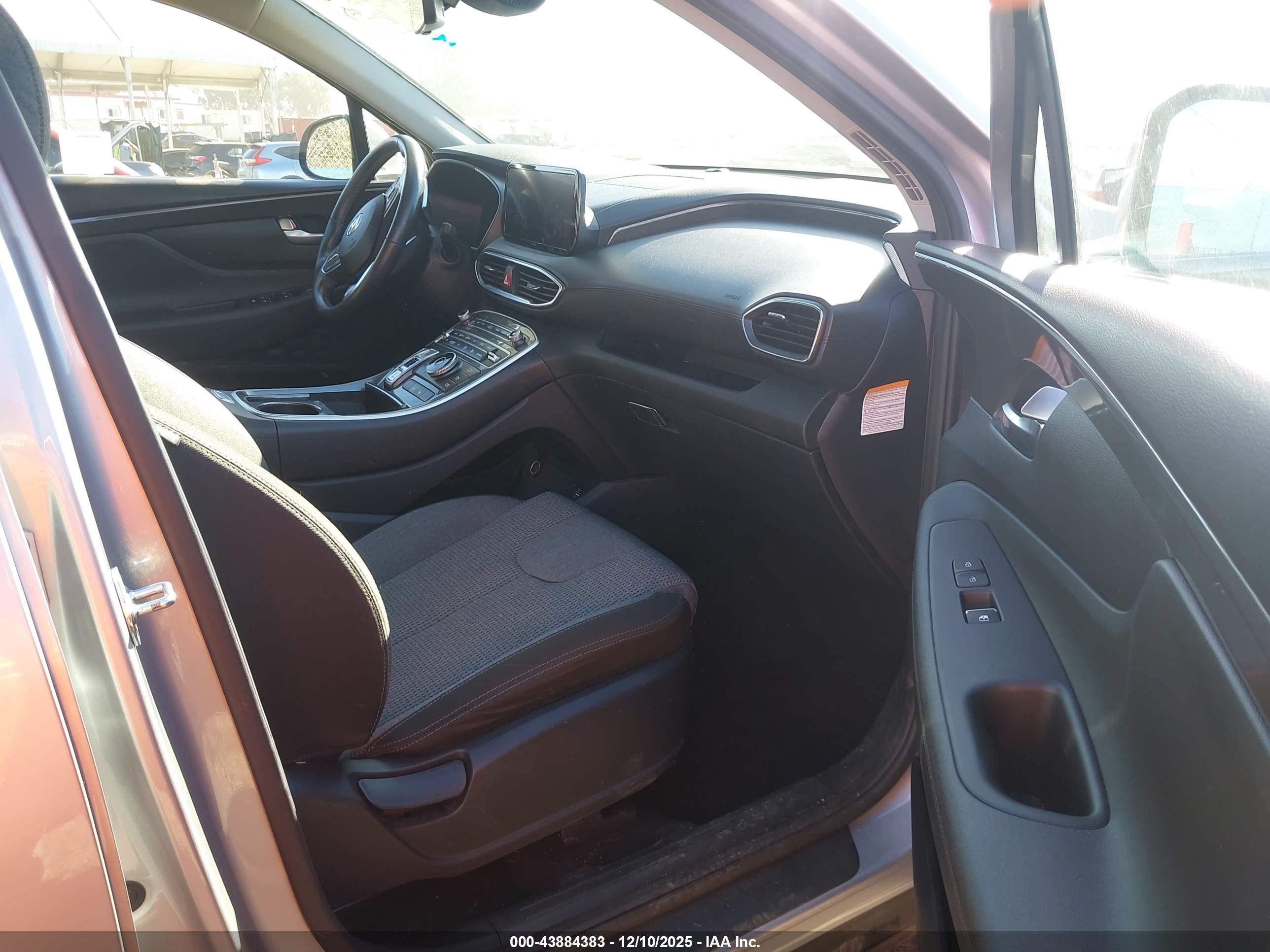 HYUNDAI SANTA image 5