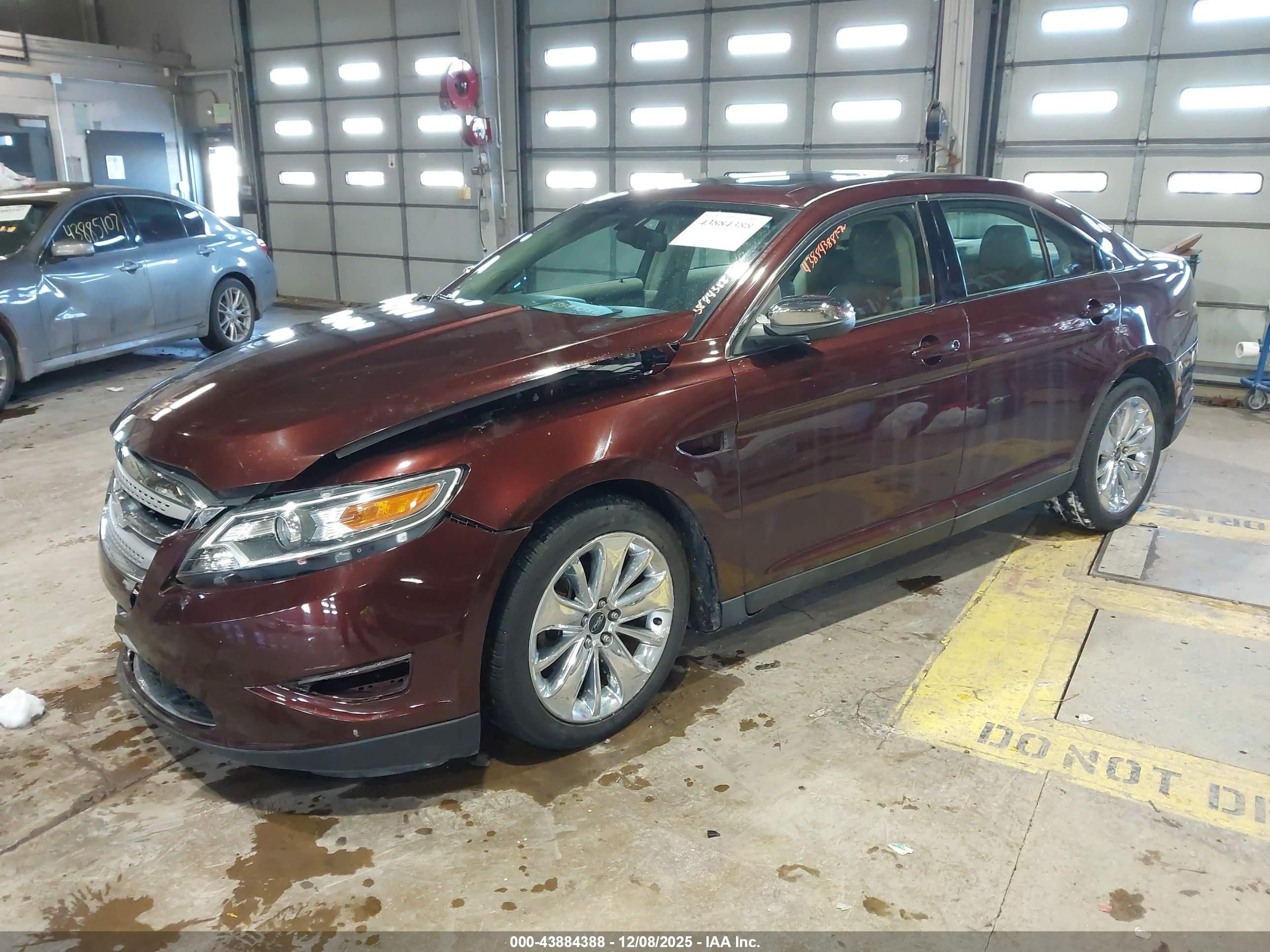 FORD TAURUS image 2