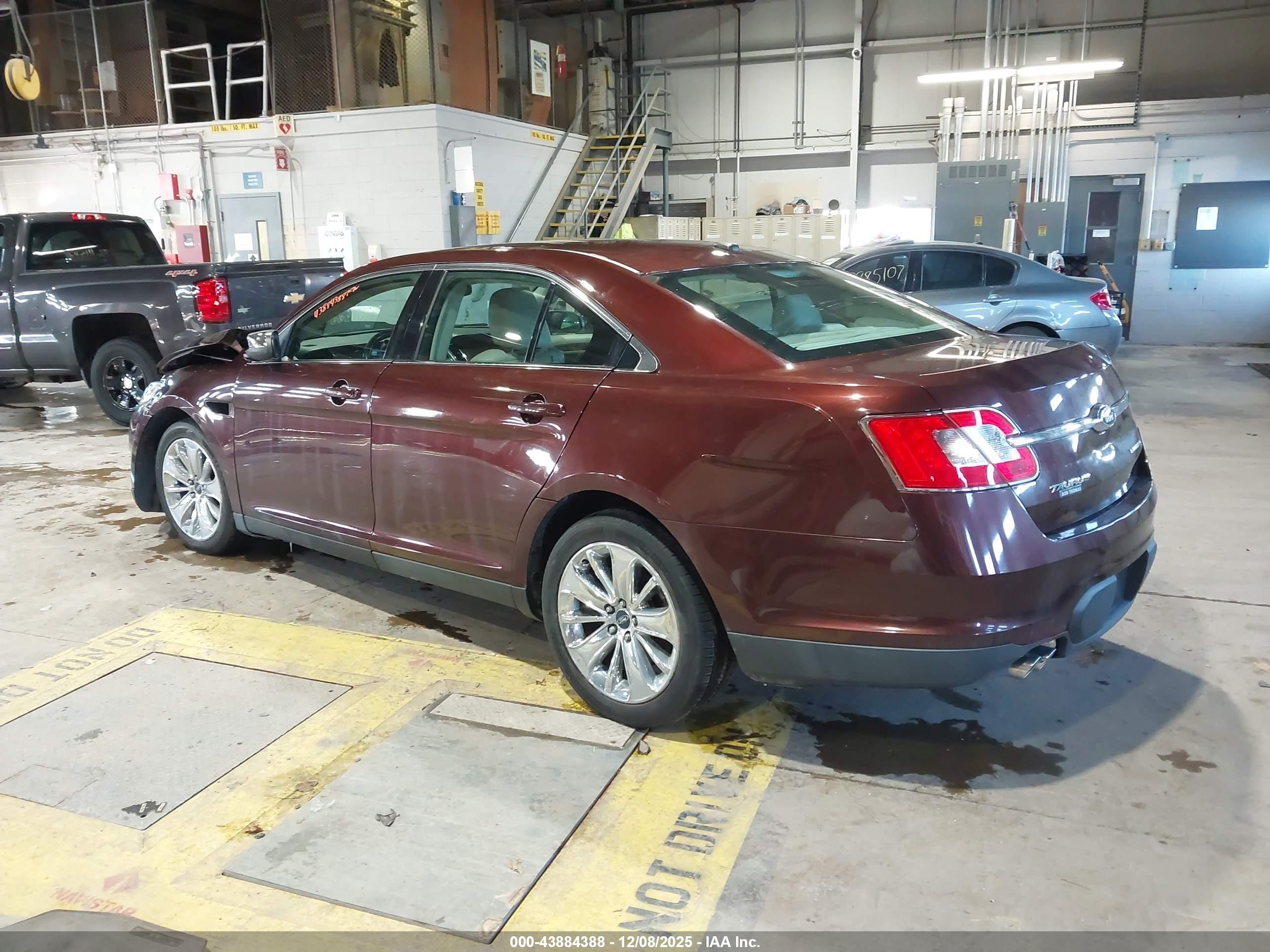 FORD TAURUS image 3