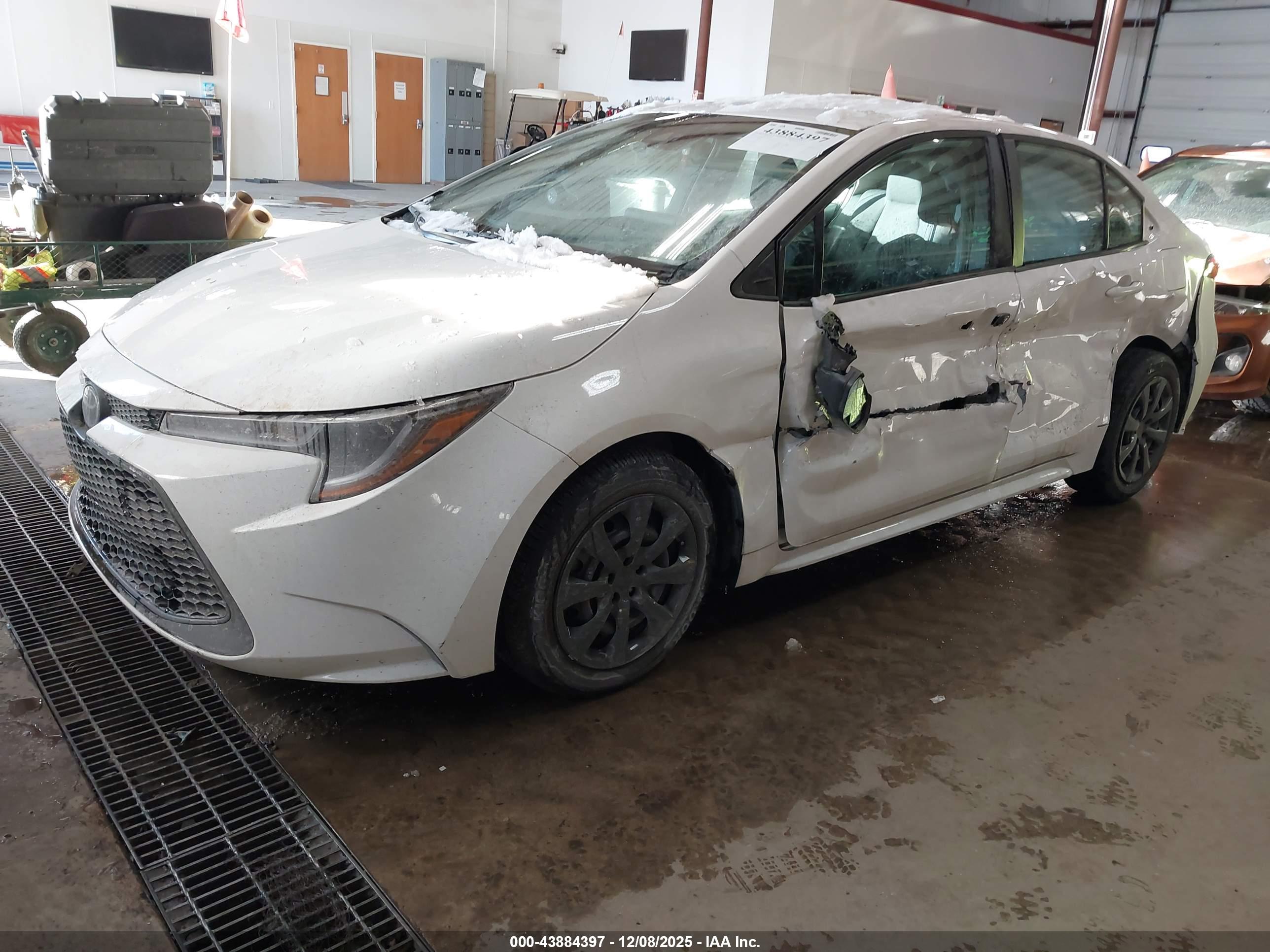 TOYOTA COROLLA image 2
