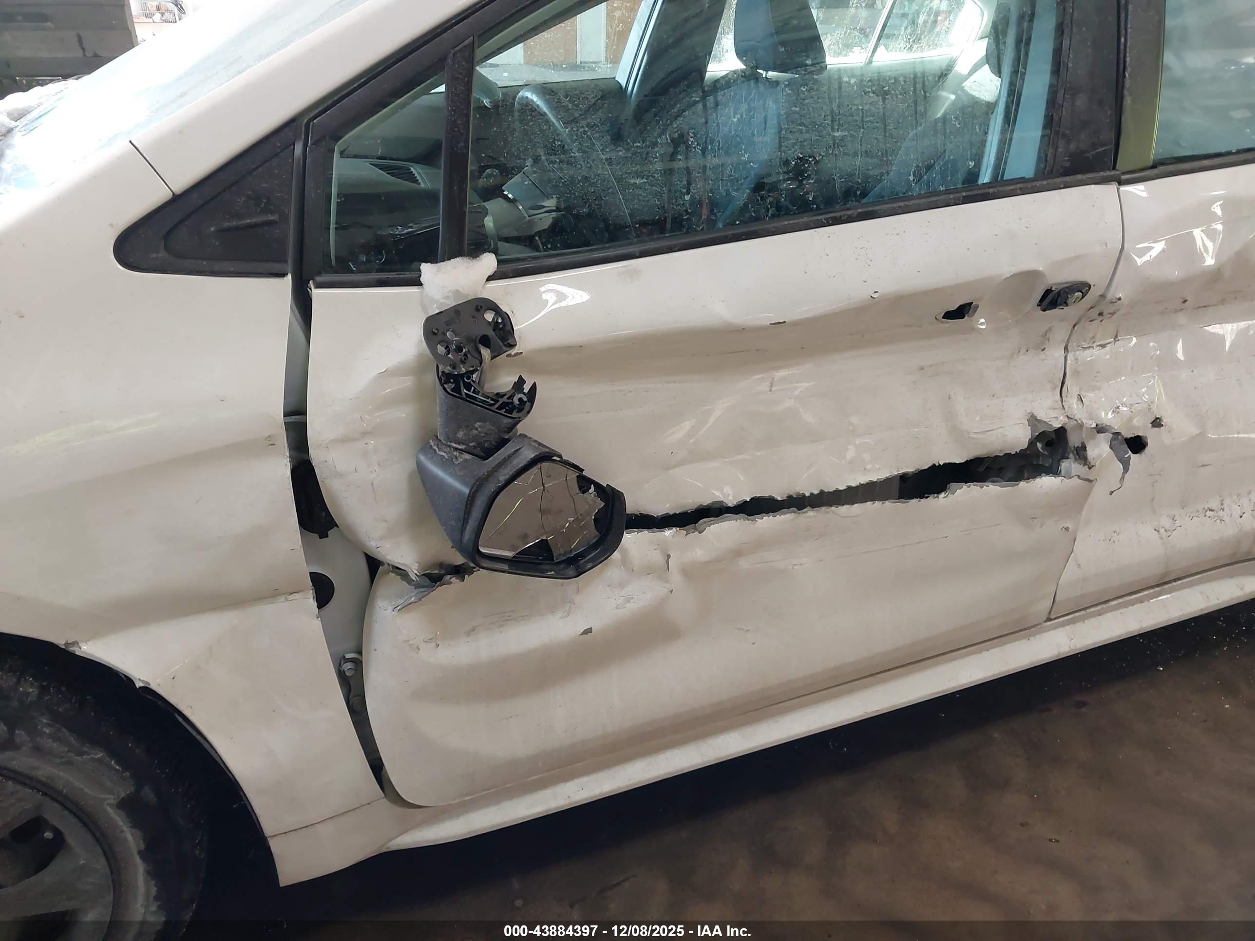 TOYOTA COROLLA image 6