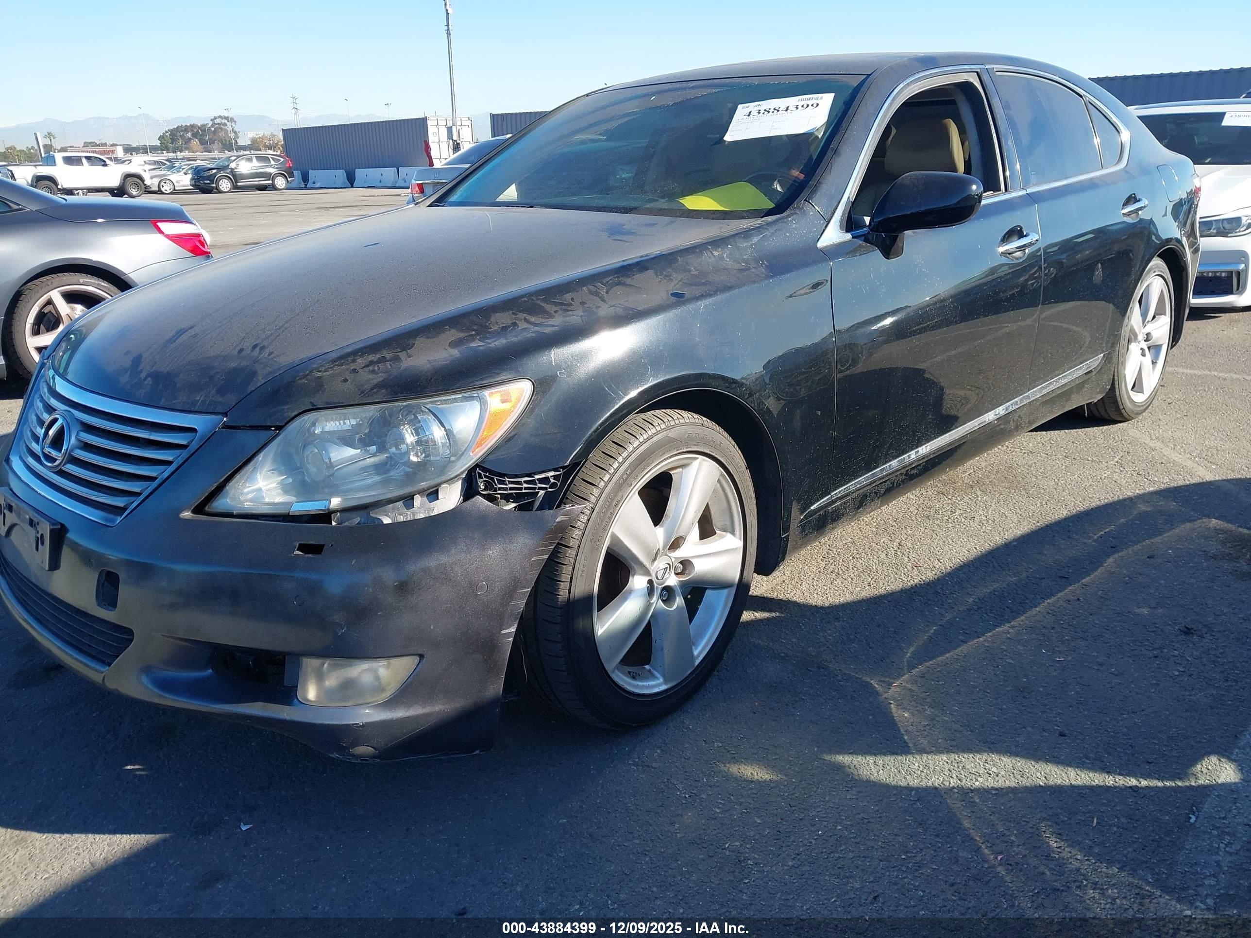LEXUS LS image 2
