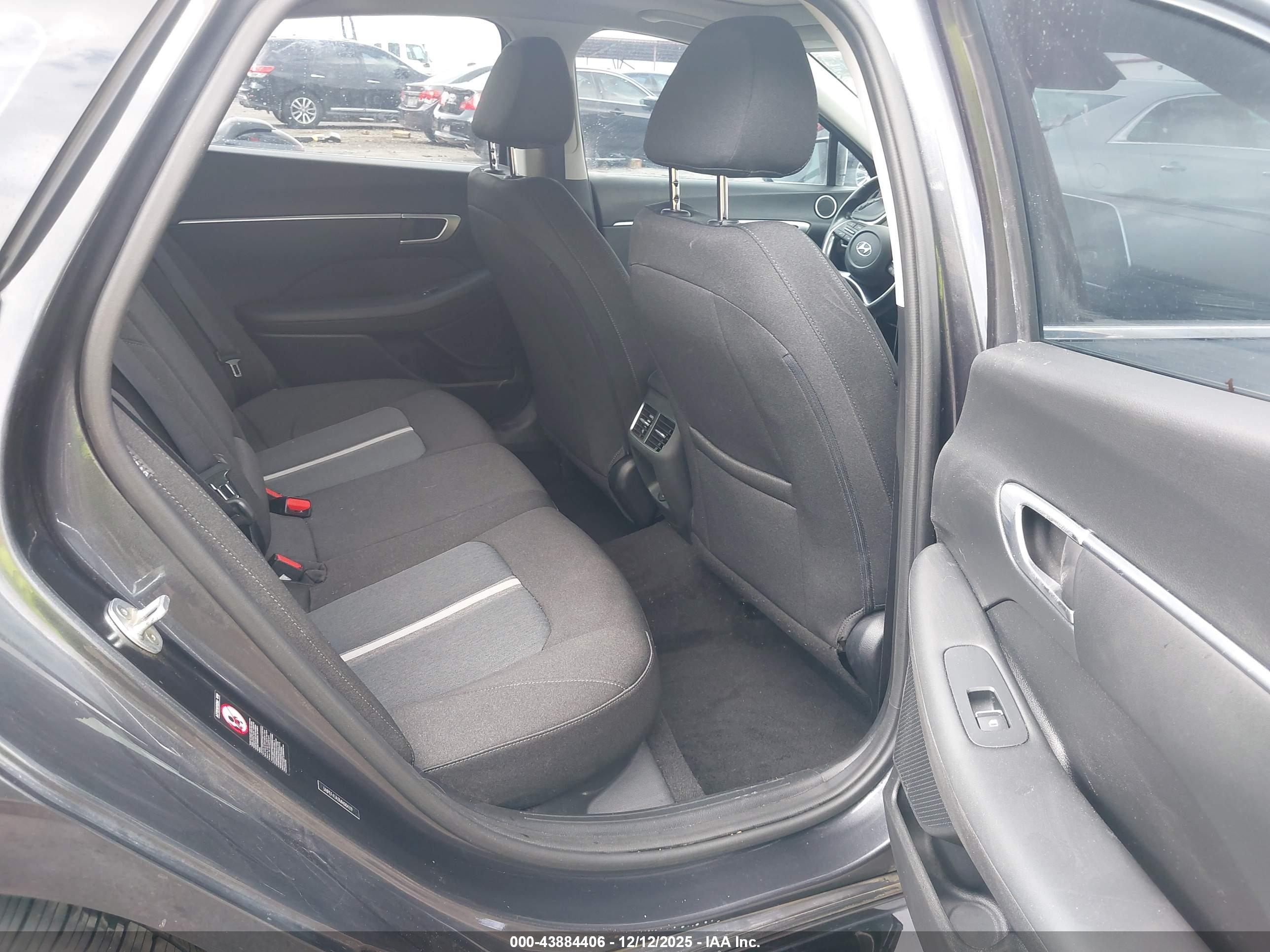 HYUNDAI SONATA image 8