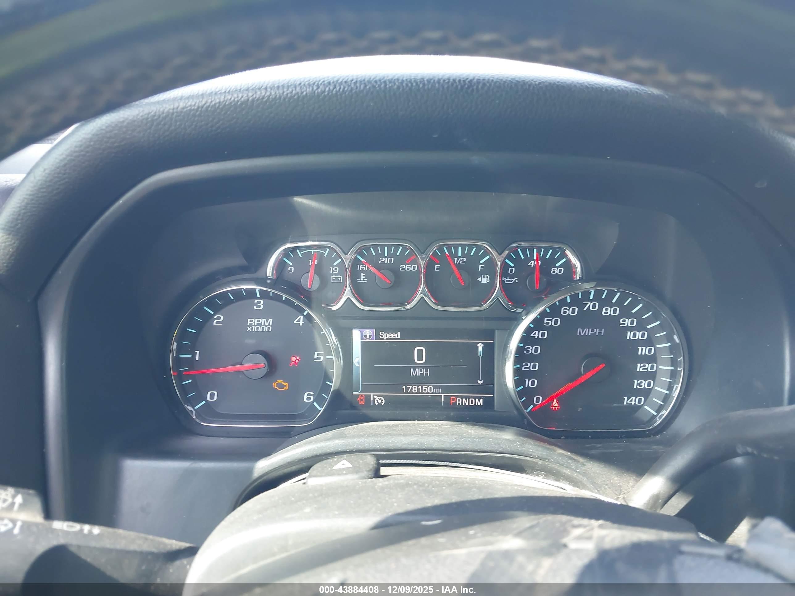 CHEVROLET SILVERADO image 7