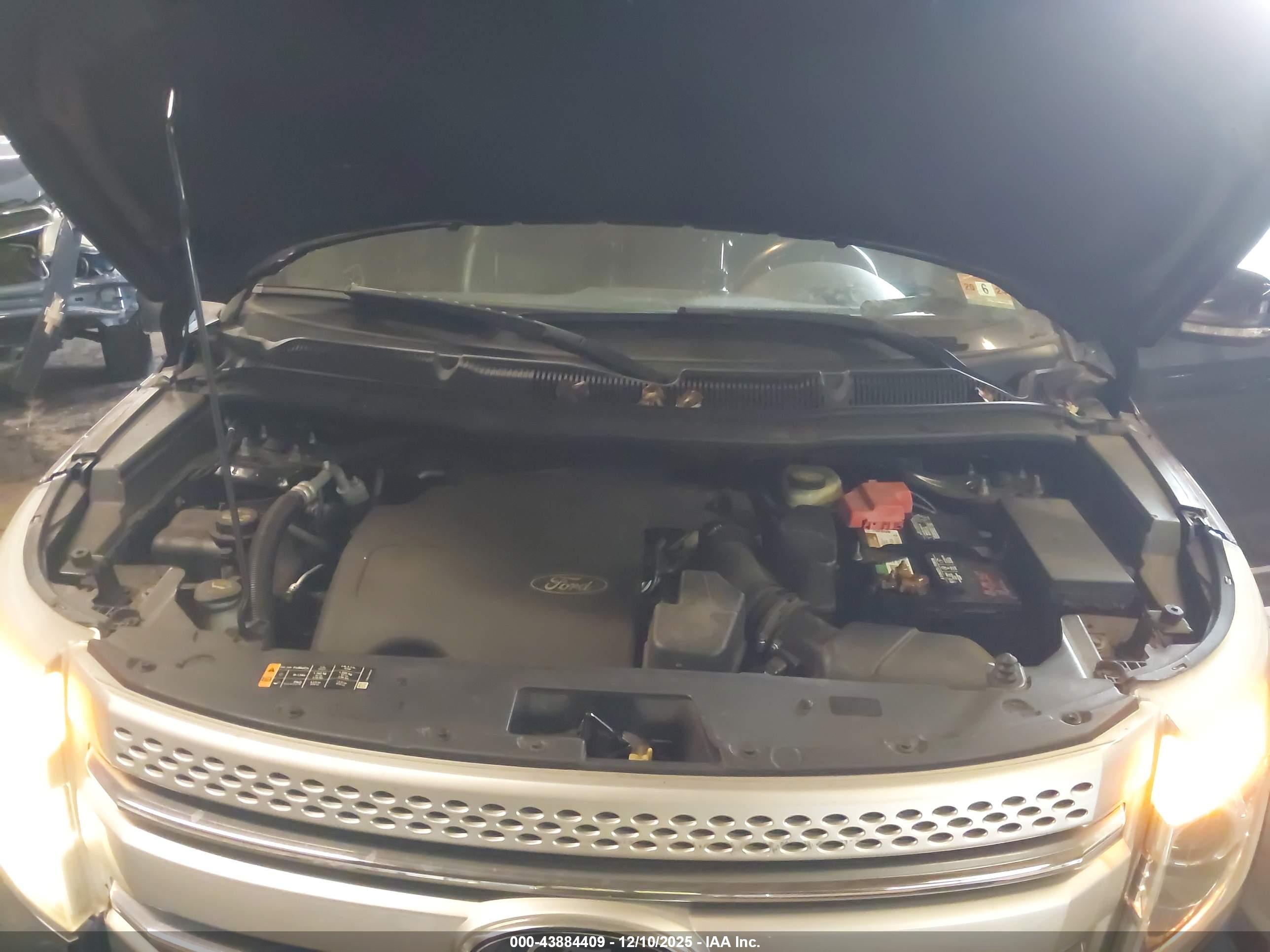 FORD EXPLORER image 10