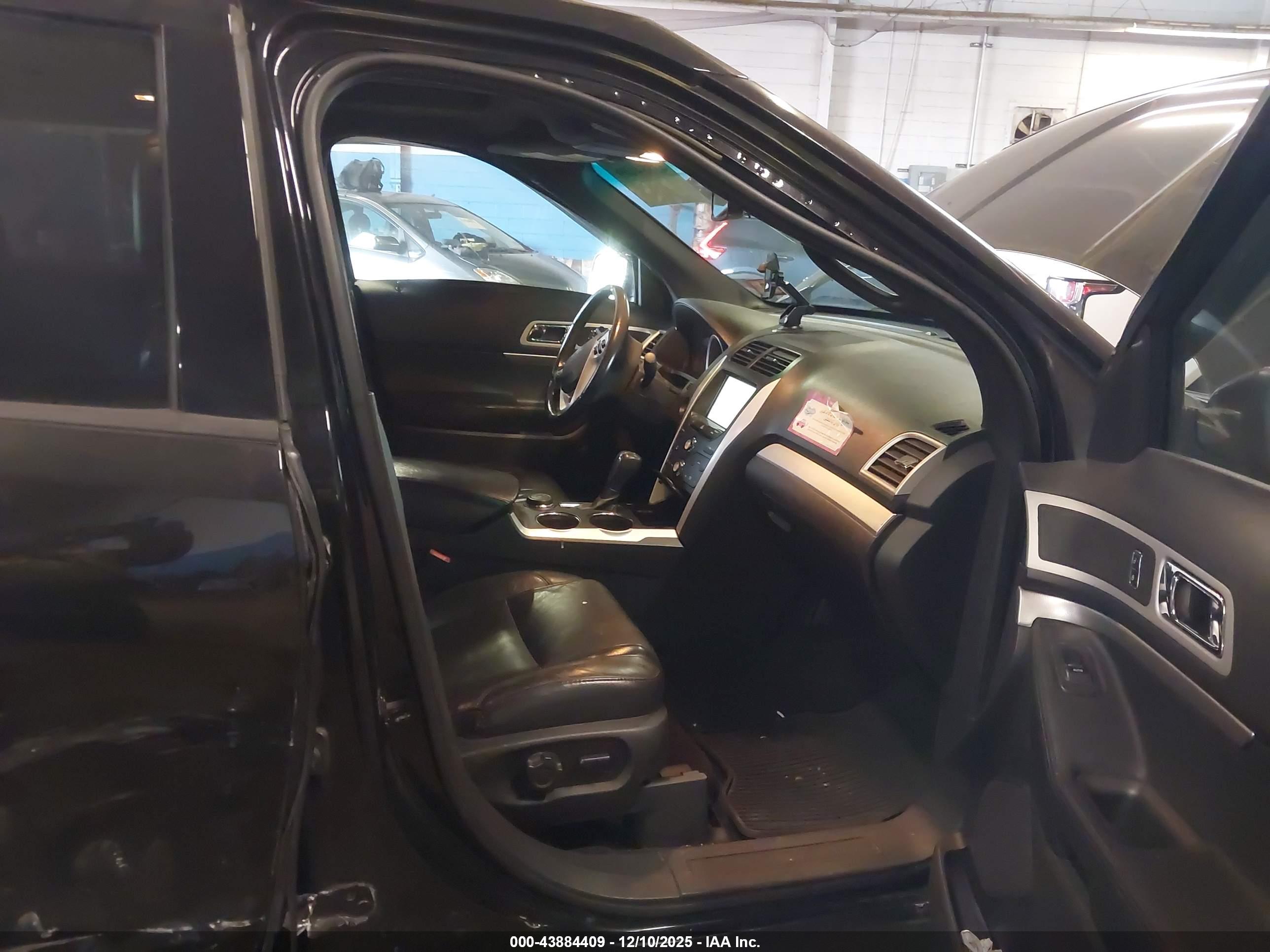 FORD EXPLORER image 5