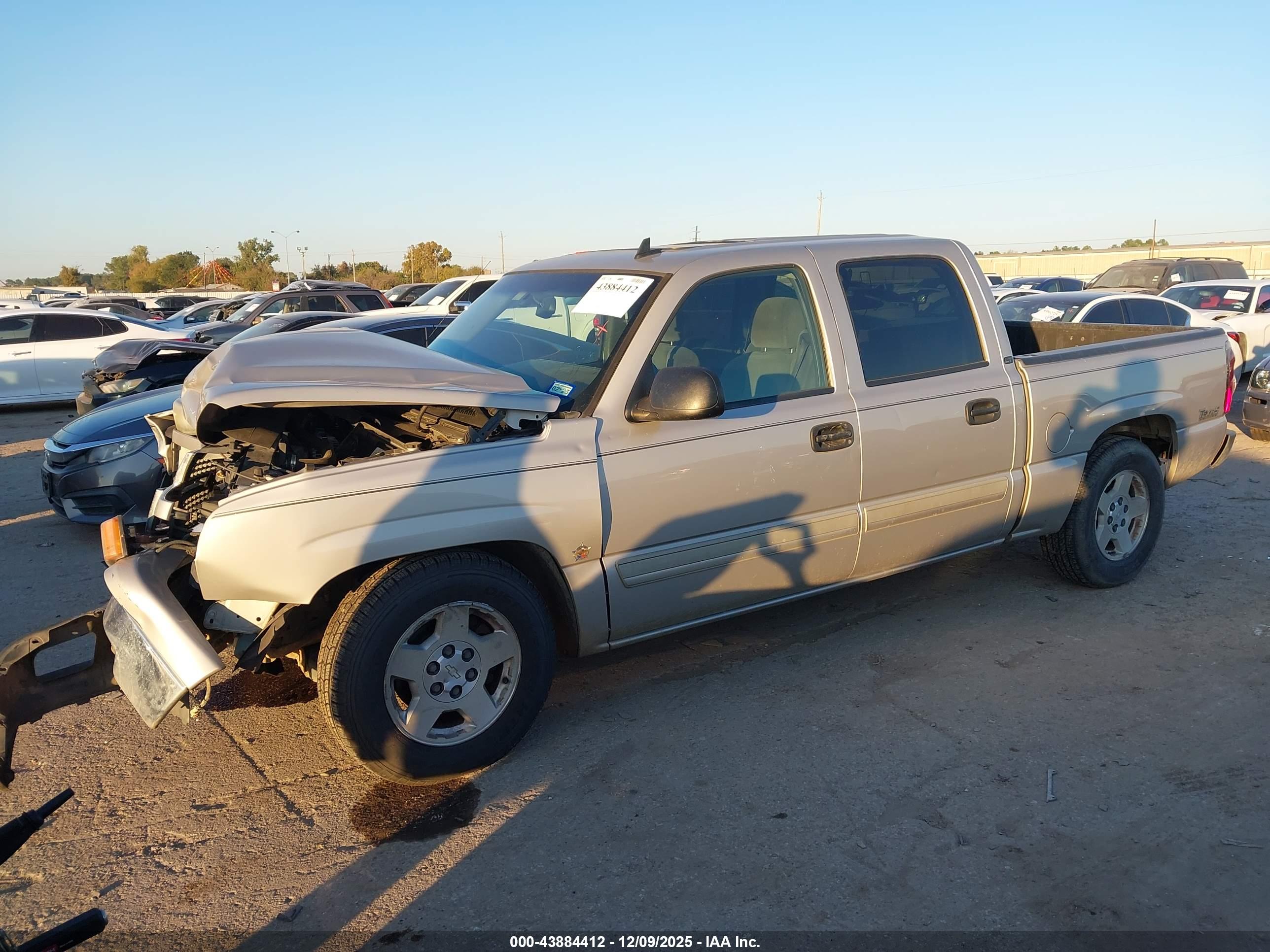 CHEVROLET SILVERADO image 2