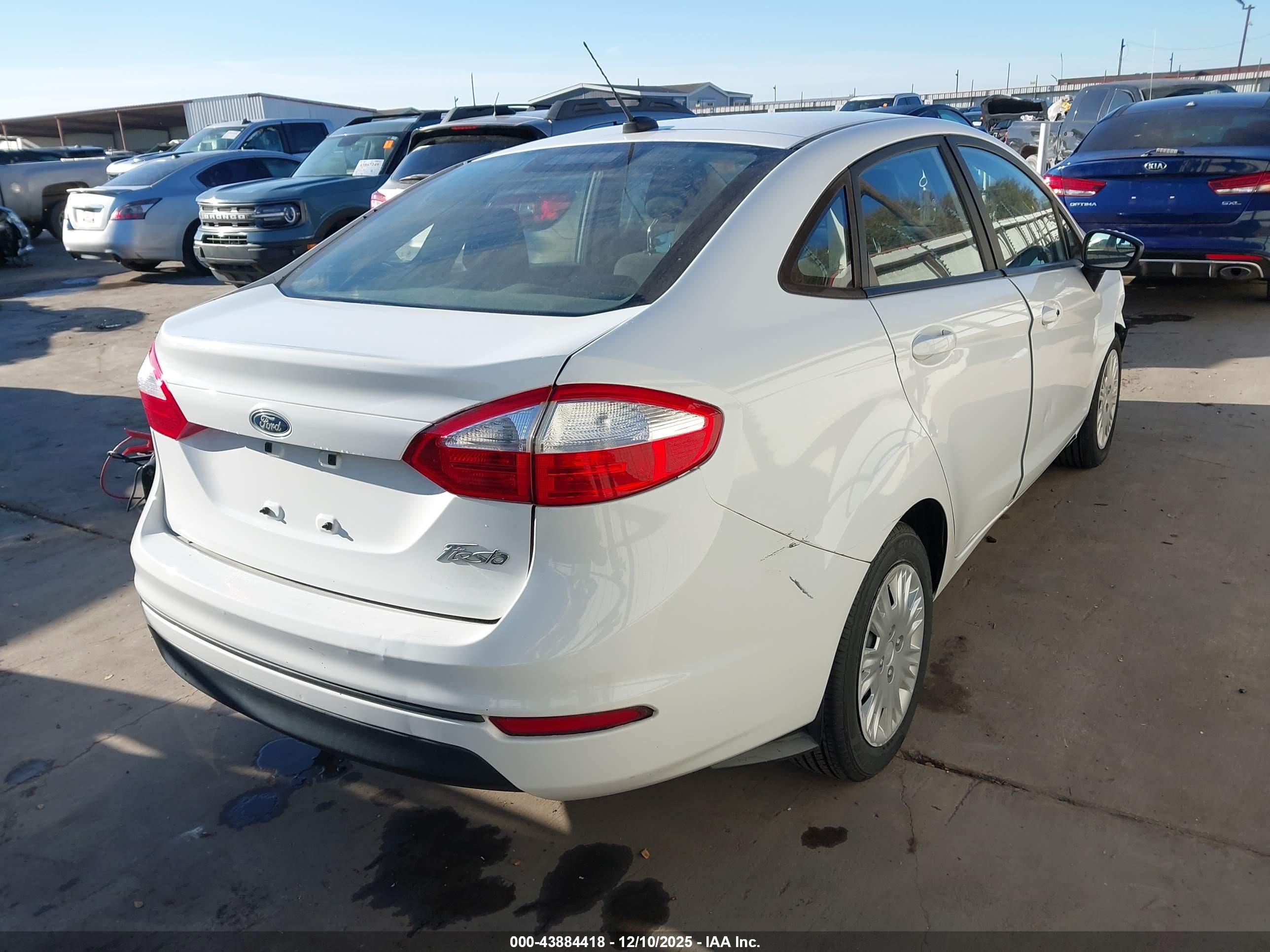 FORD FIESTA image 4
