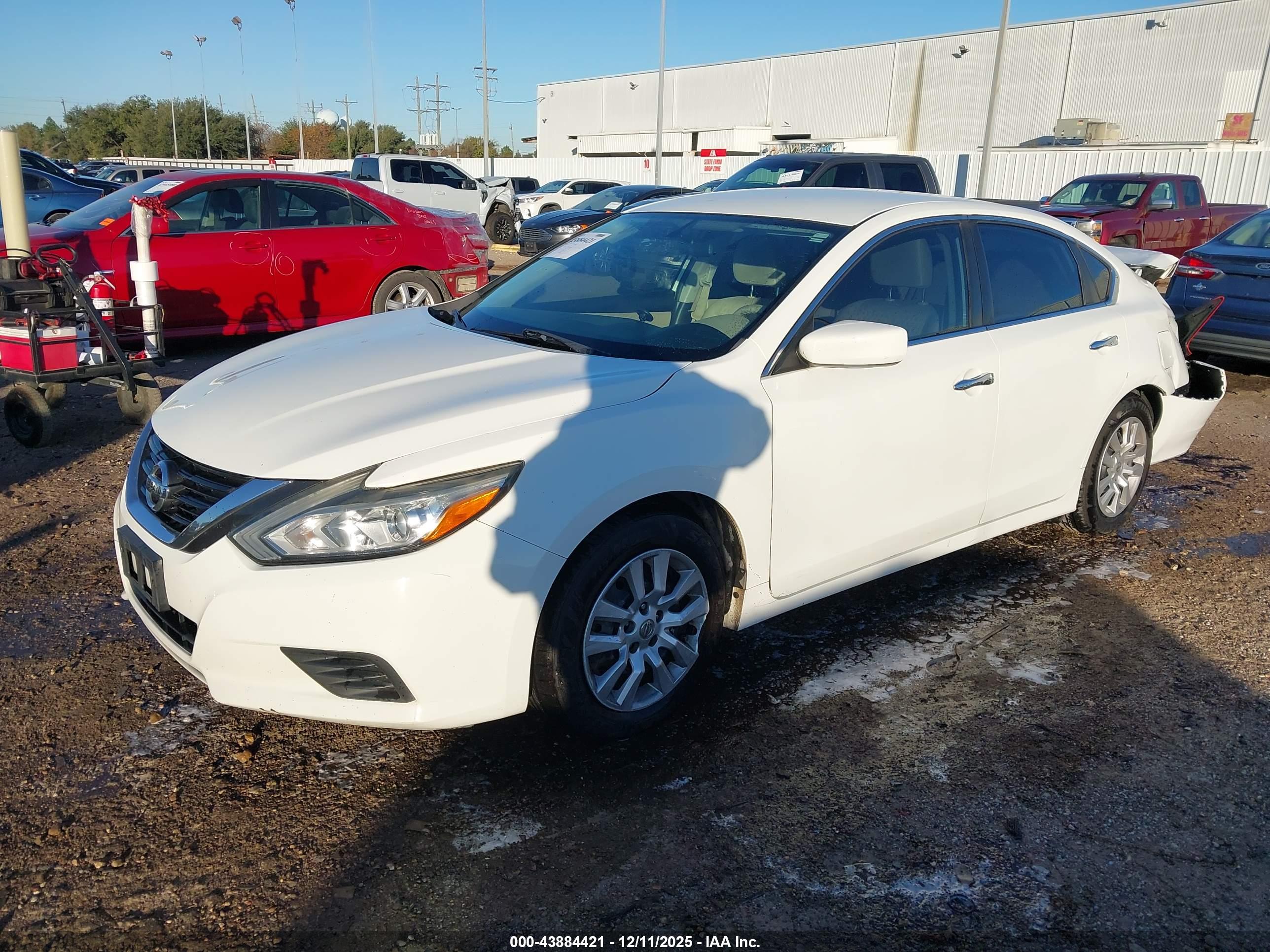 NISSAN ALTIMA image 2