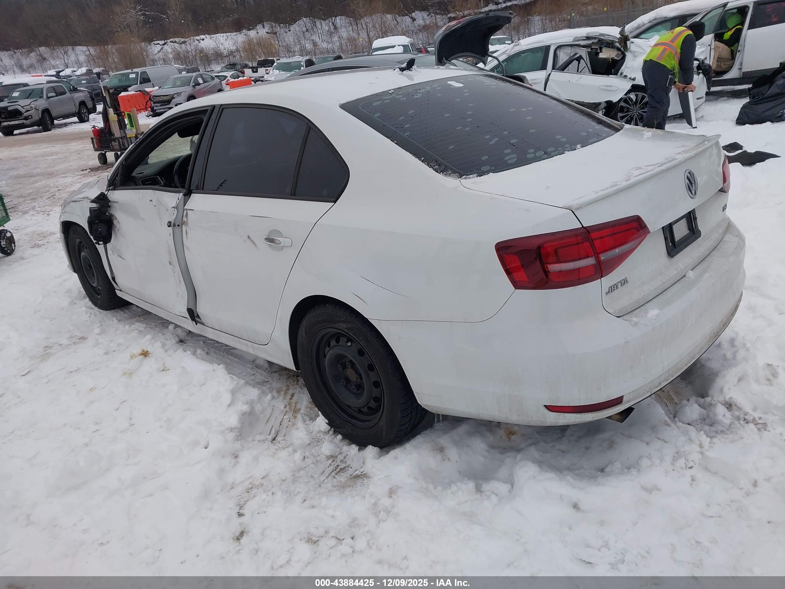 VOLKSWAGEN JETTA image 3
