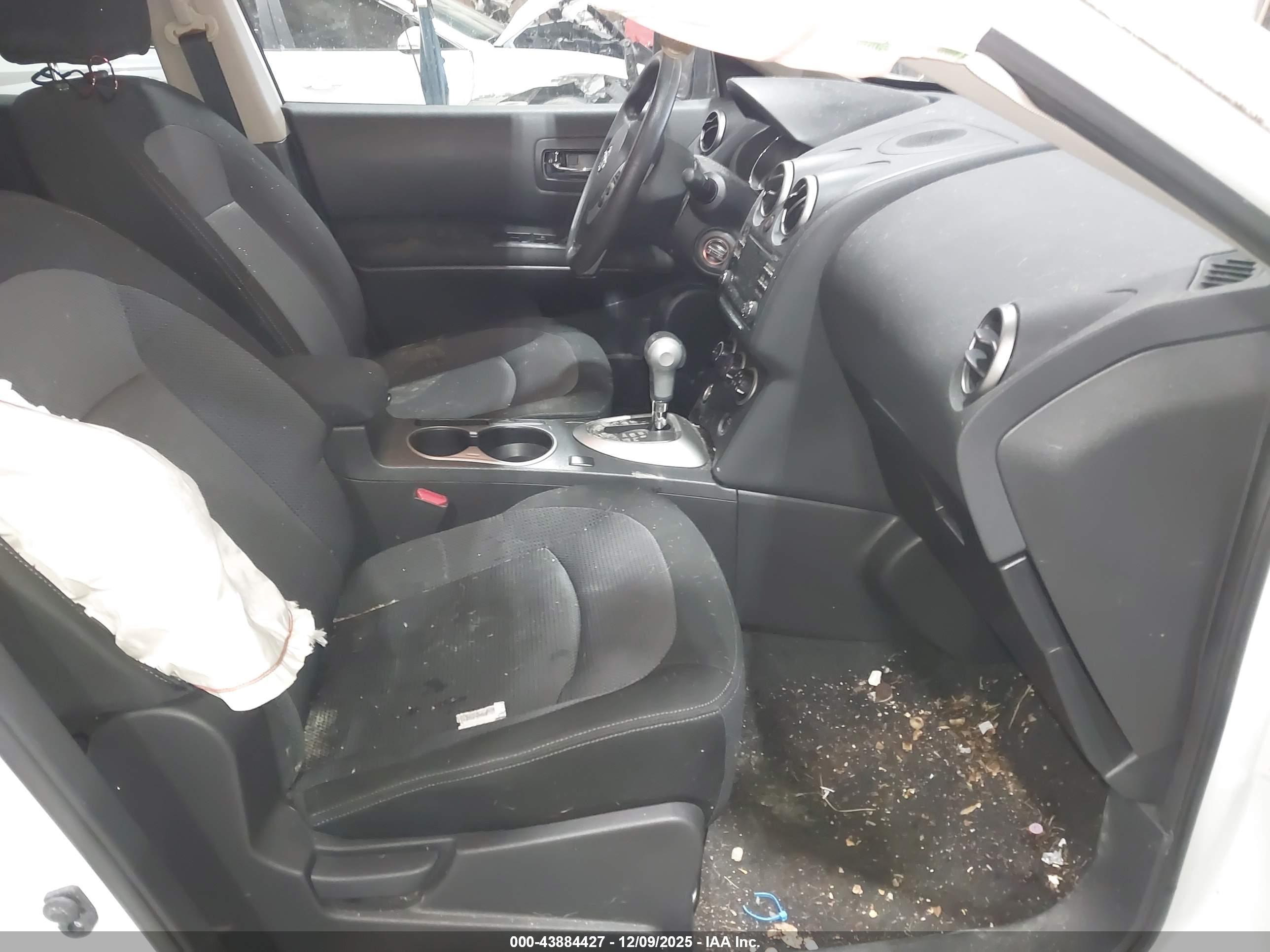 NISSAN ROGUE image 5