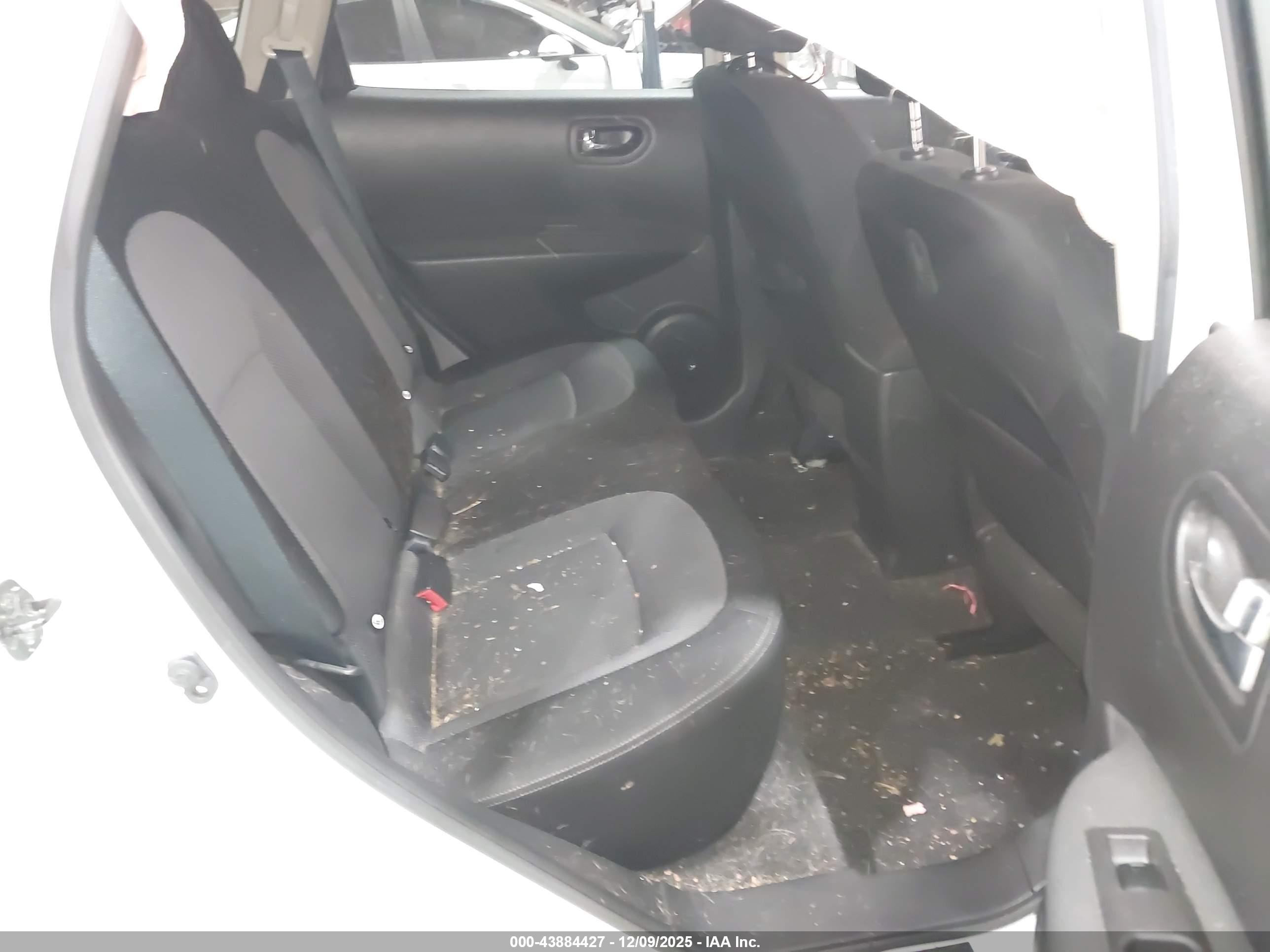 NISSAN ROGUE image 8