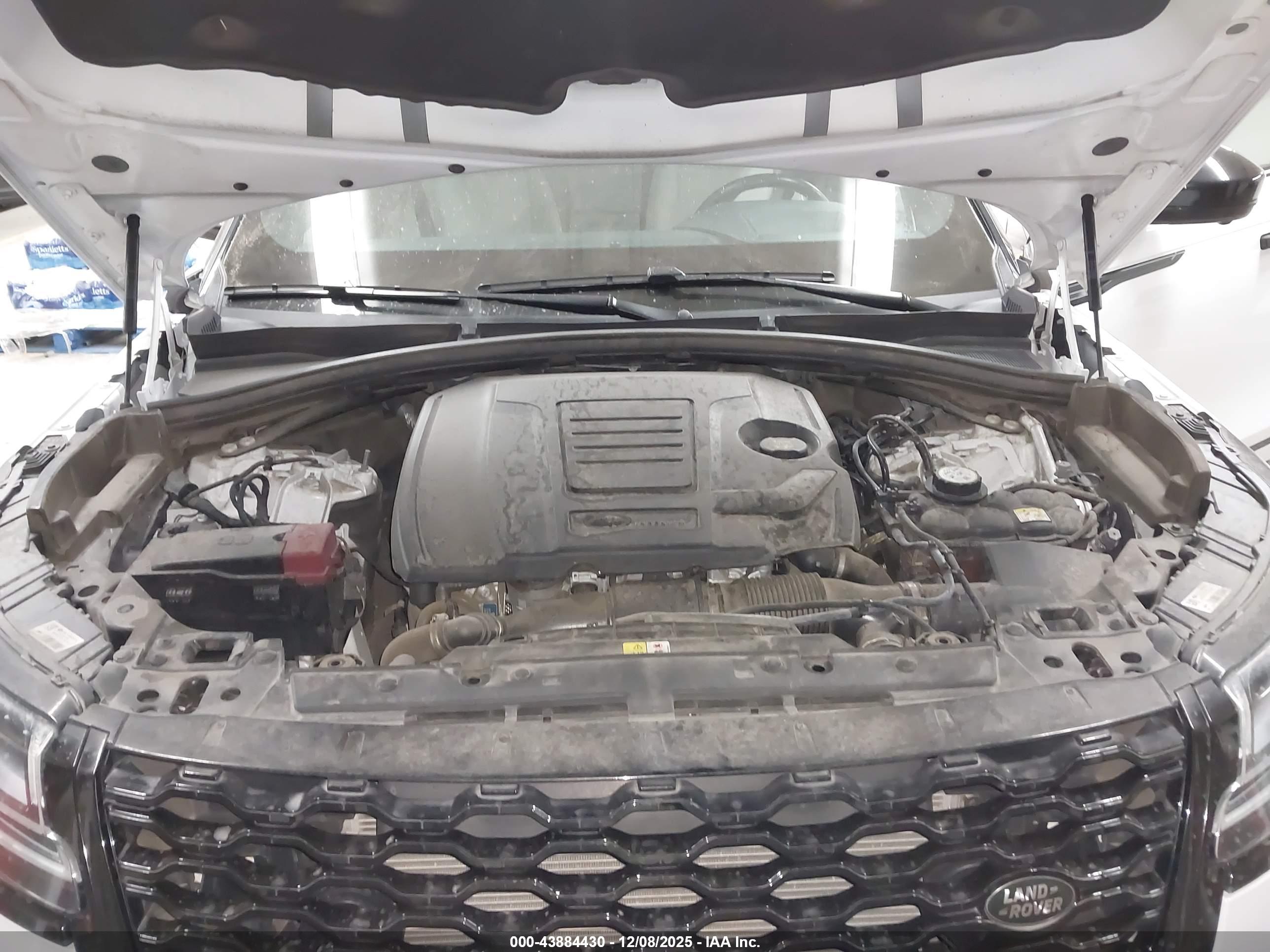 LAND ROVER image 10