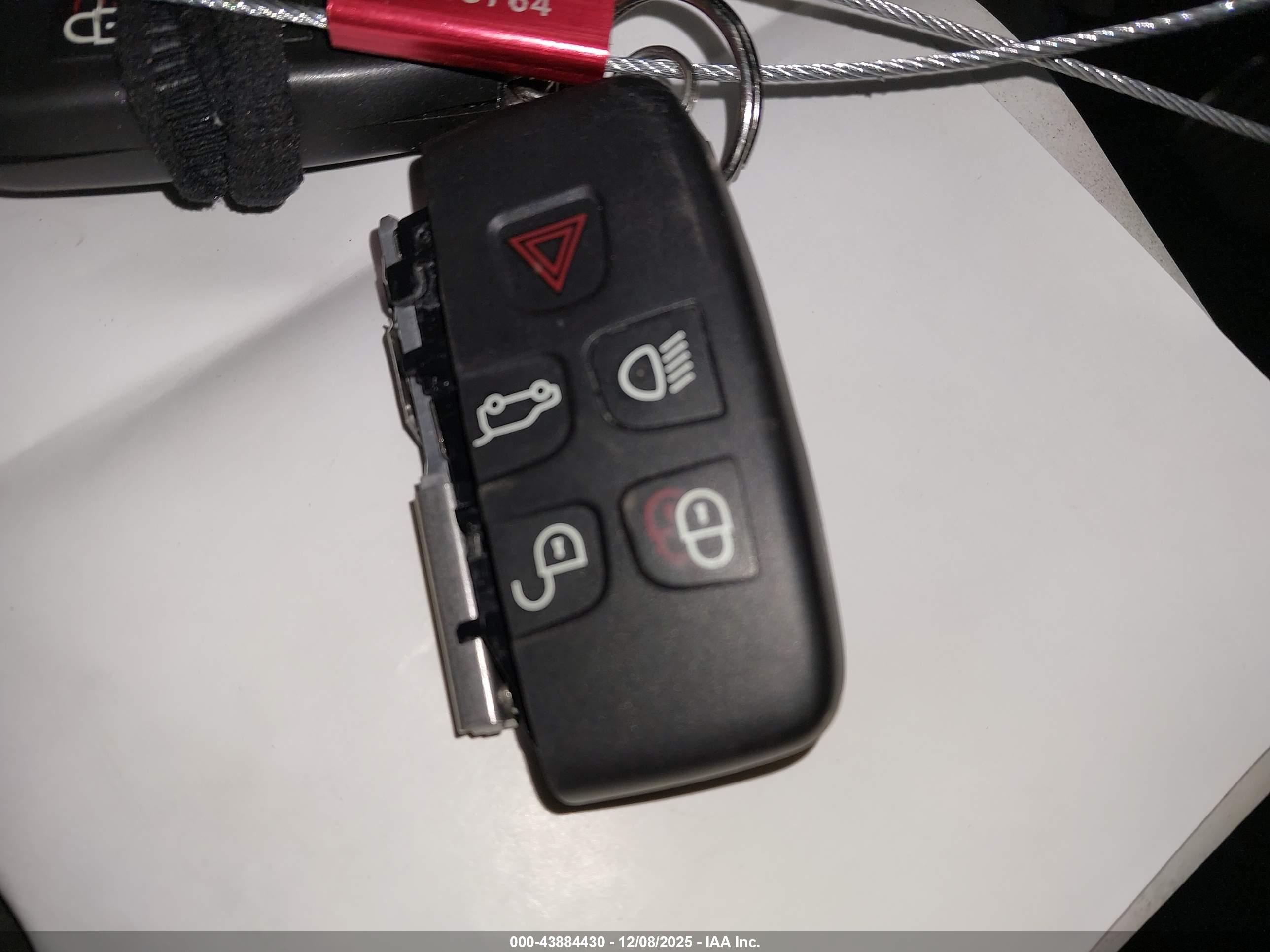 LAND ROVER image 11