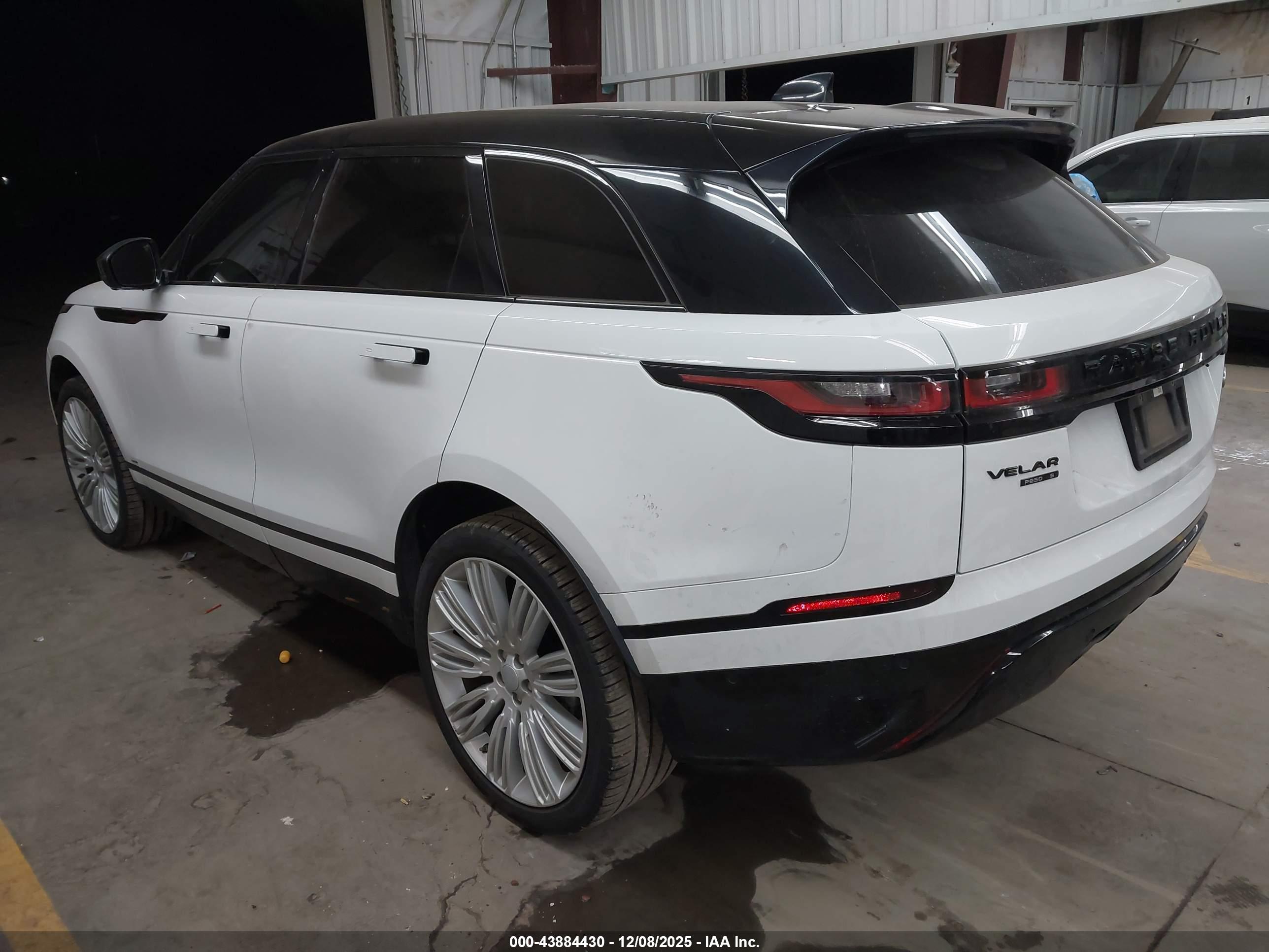 LAND ROVER image 3