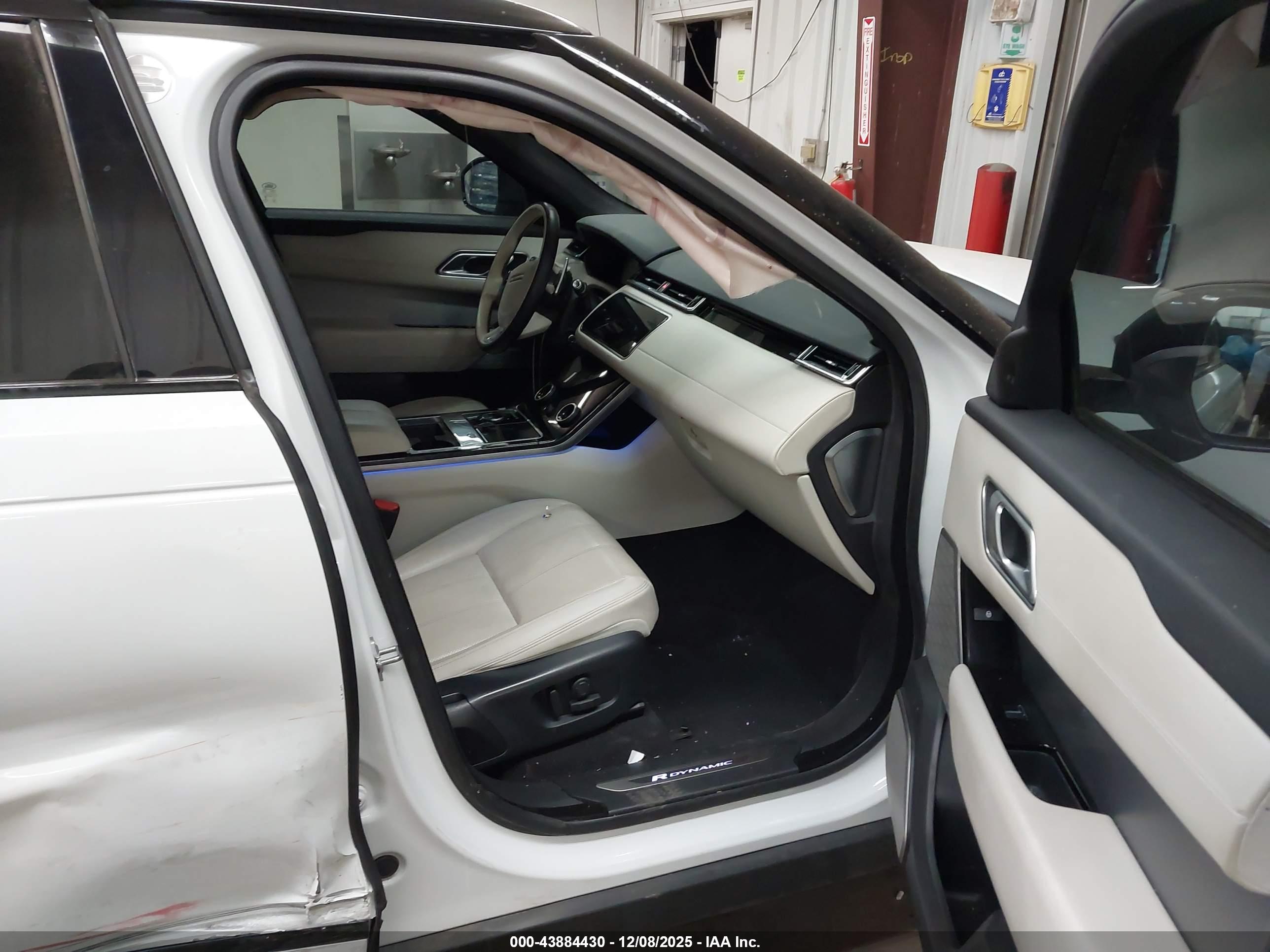 LAND ROVER image 5