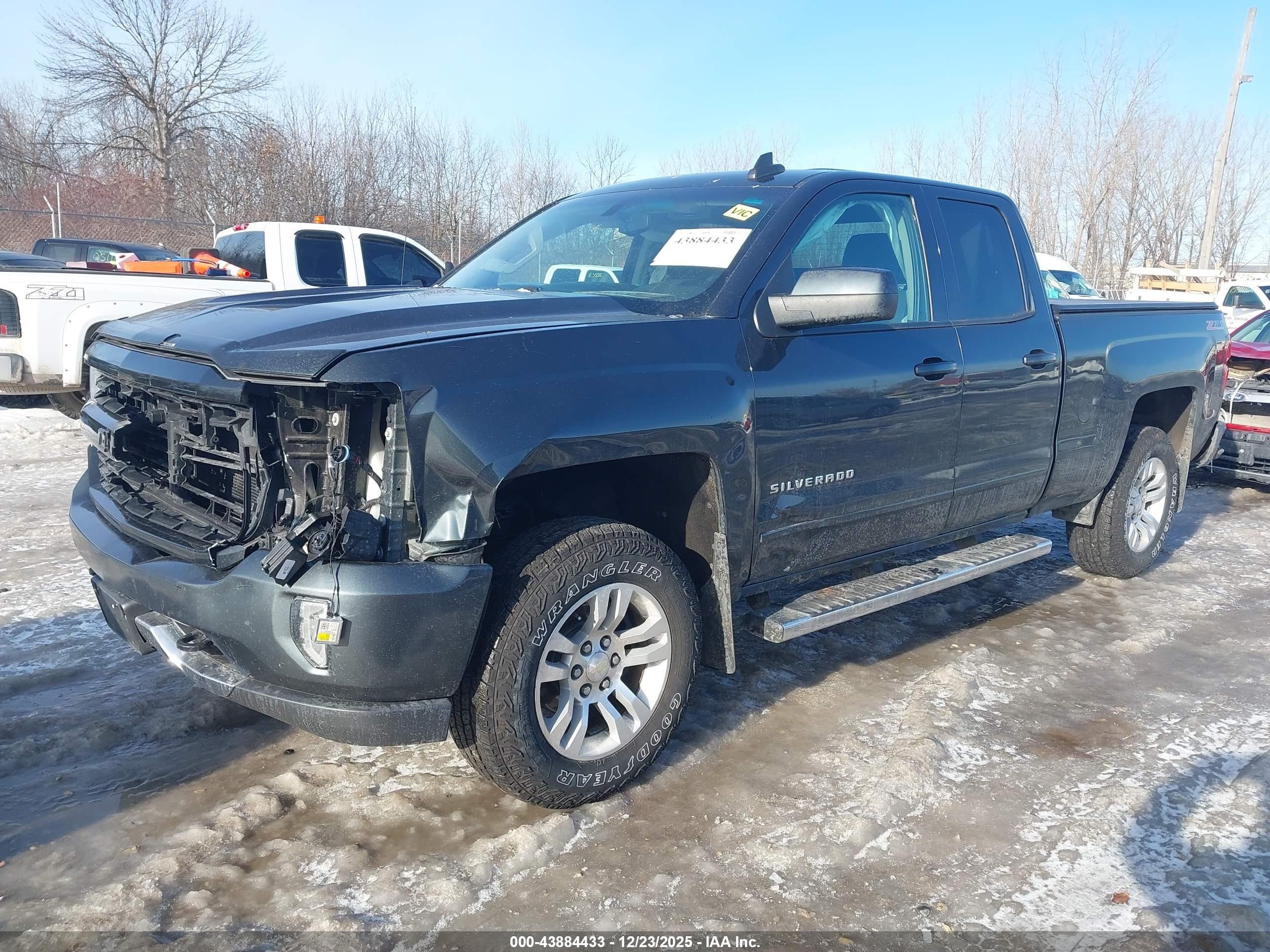 CHEVROLET SILVERADO image 2