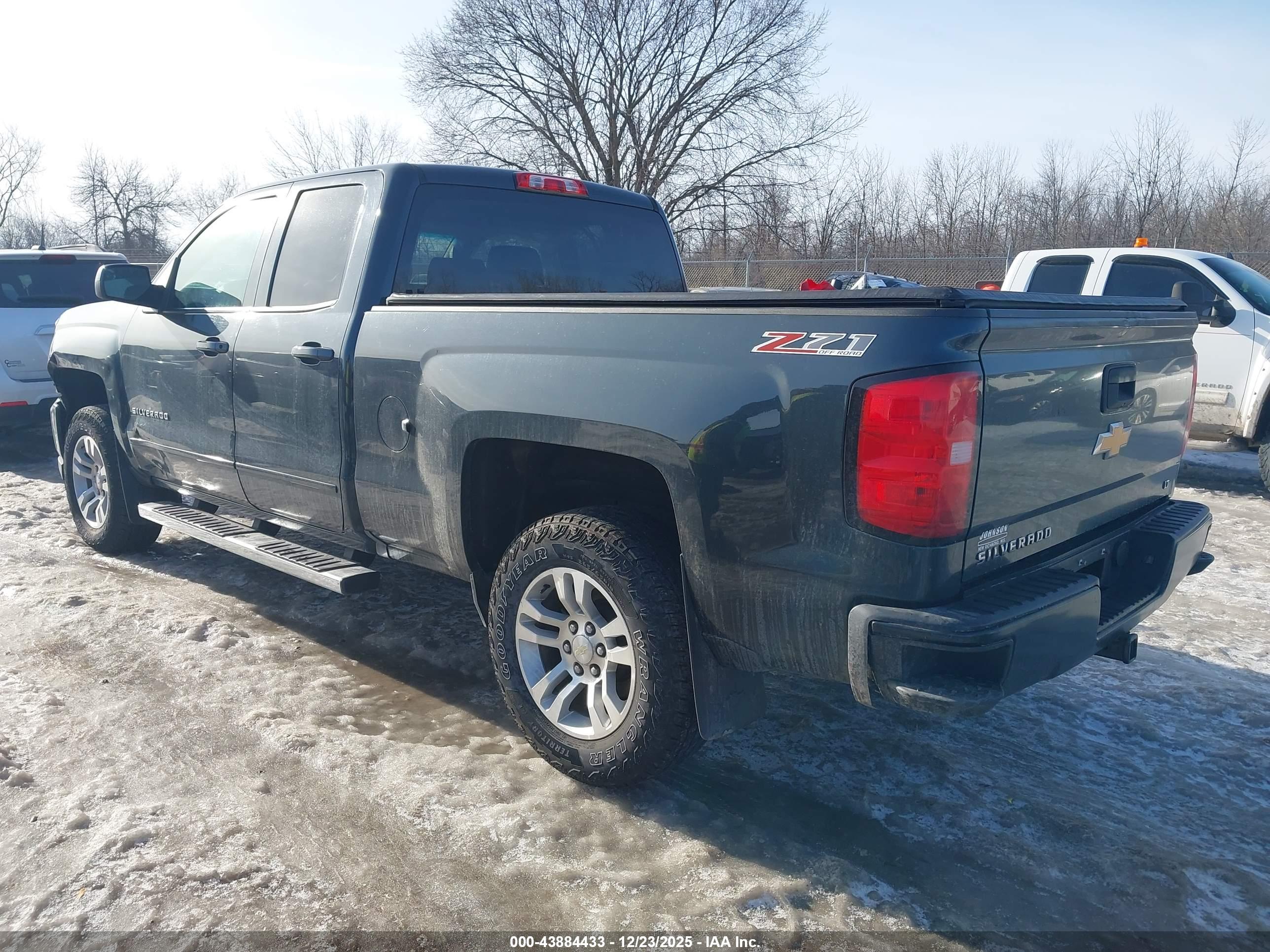 CHEVROLET SILVERADO image 3