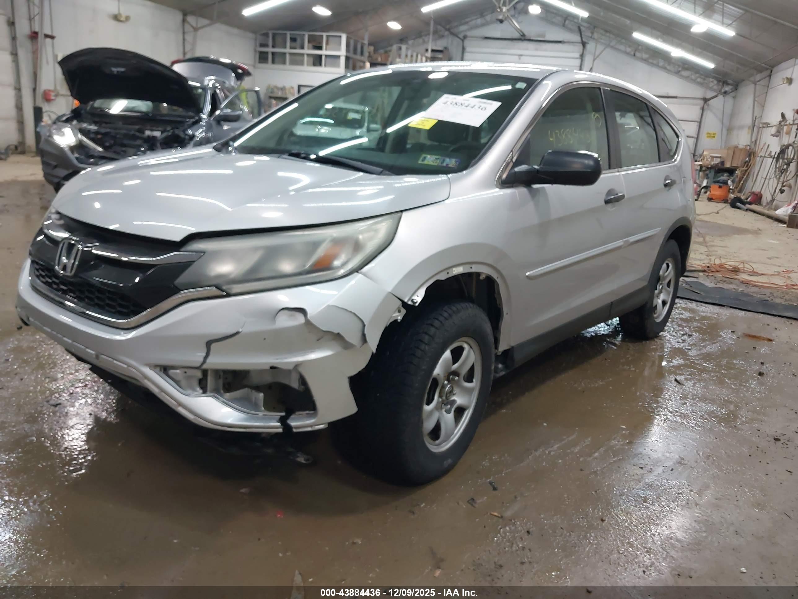 HONDA CR-V image 2