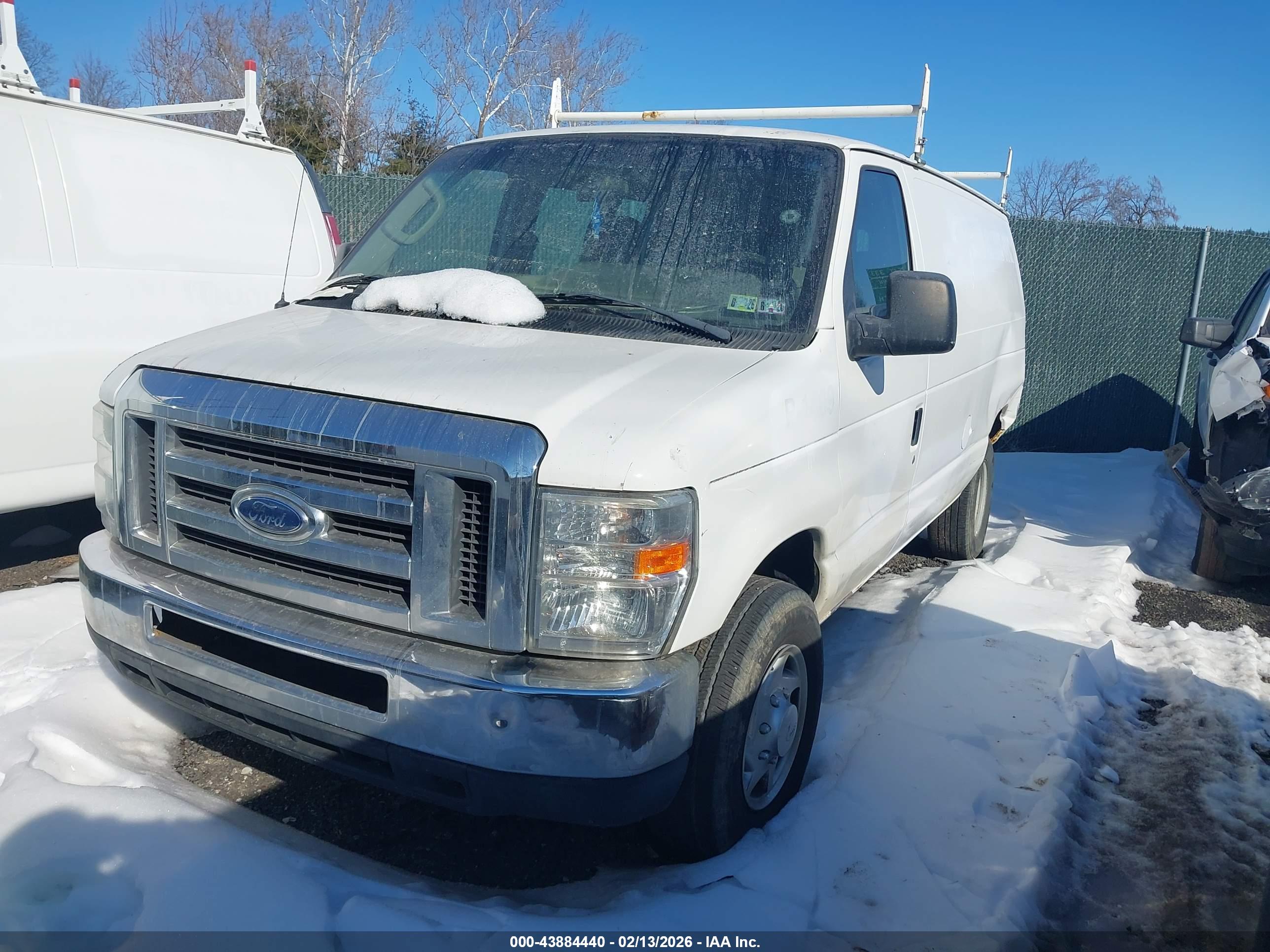 FORD E-250 image 2