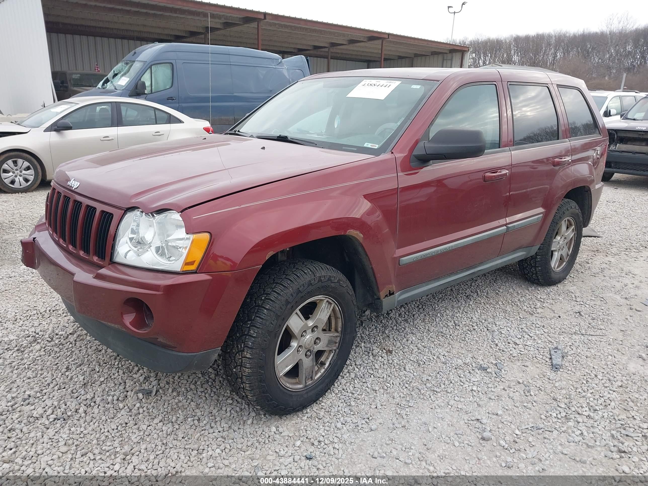 JEEP GRAND image 2