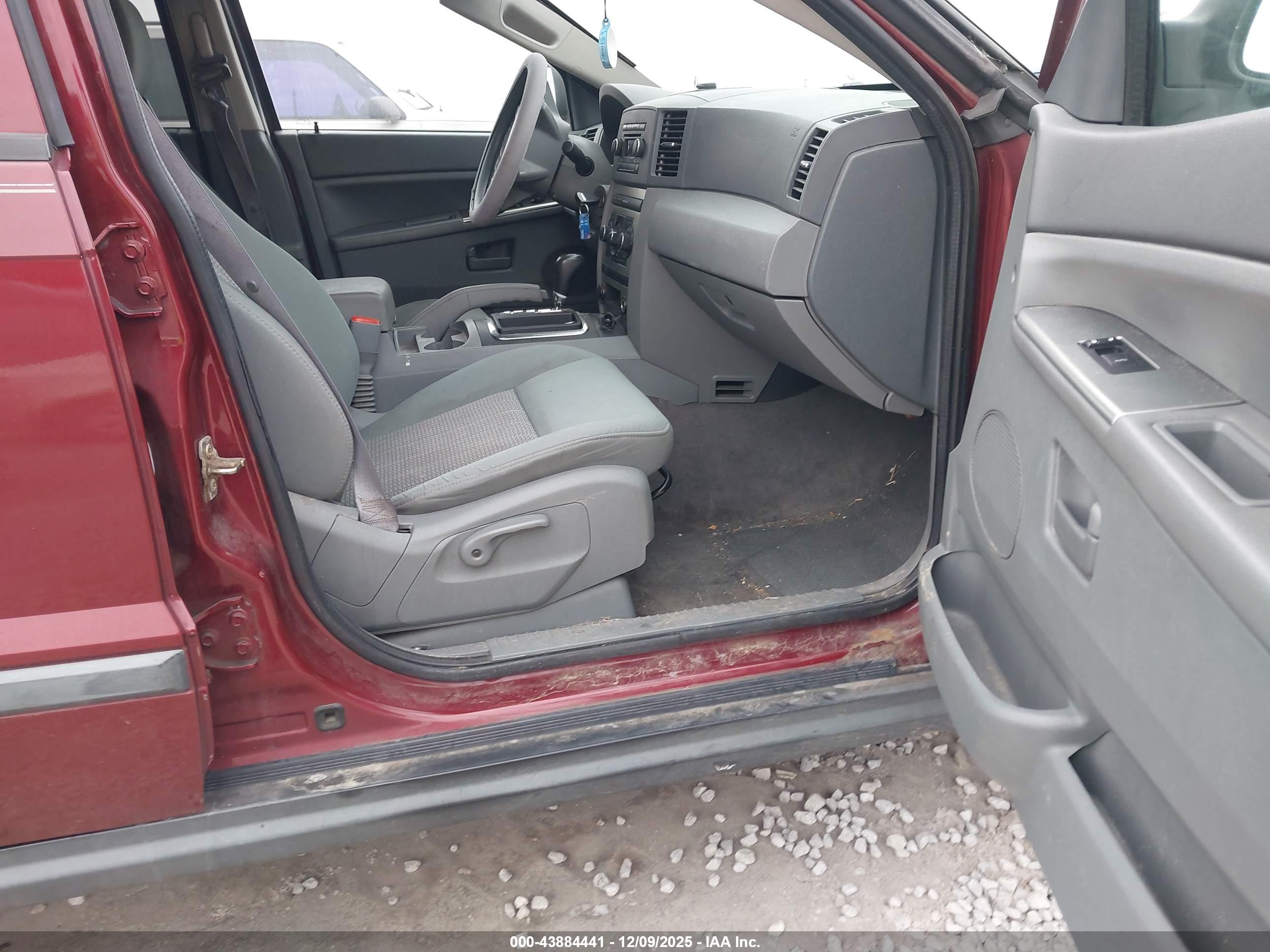 JEEP GRAND image 5