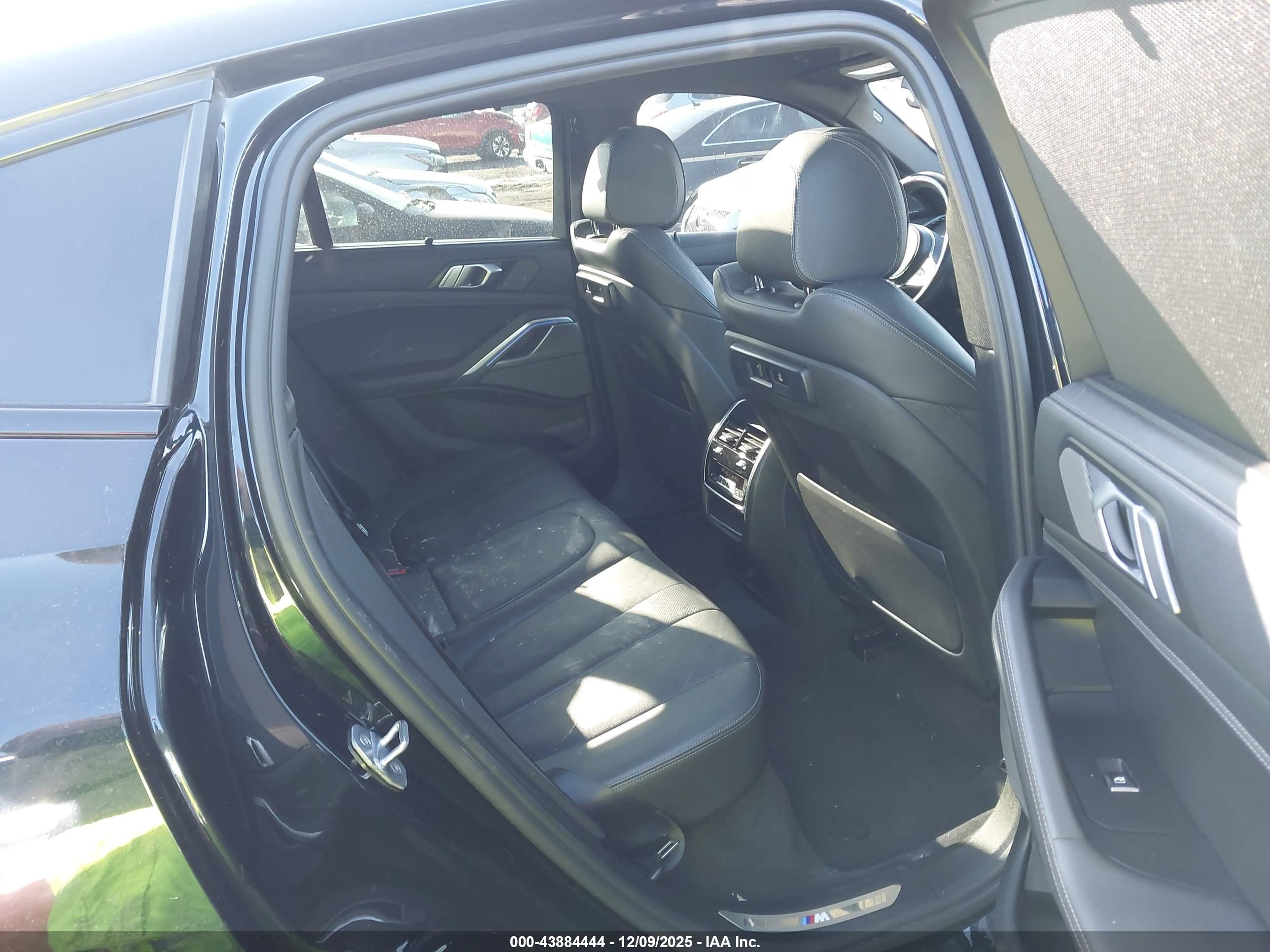 BMW X6 image 8