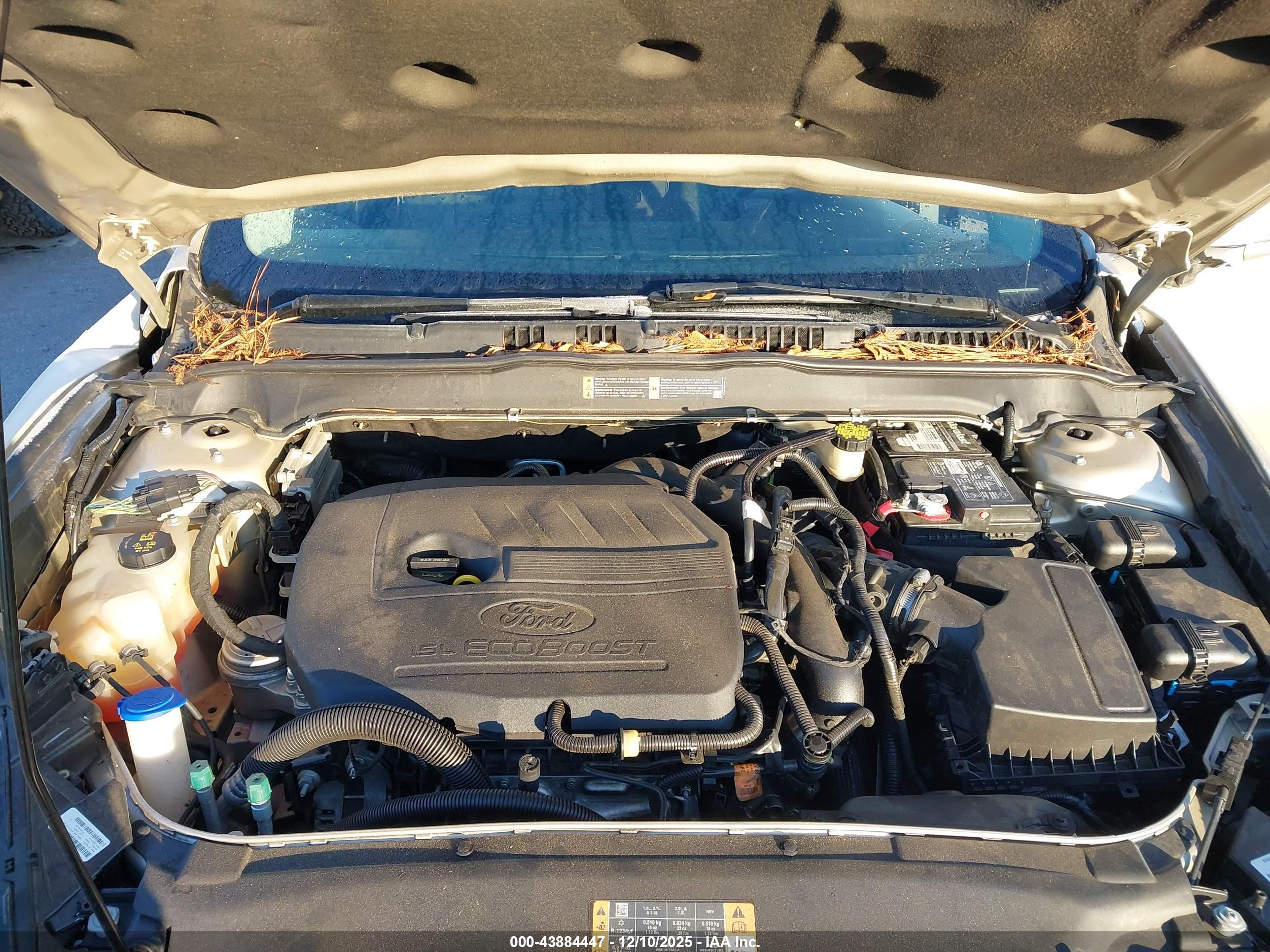 FORD FUSION image 10