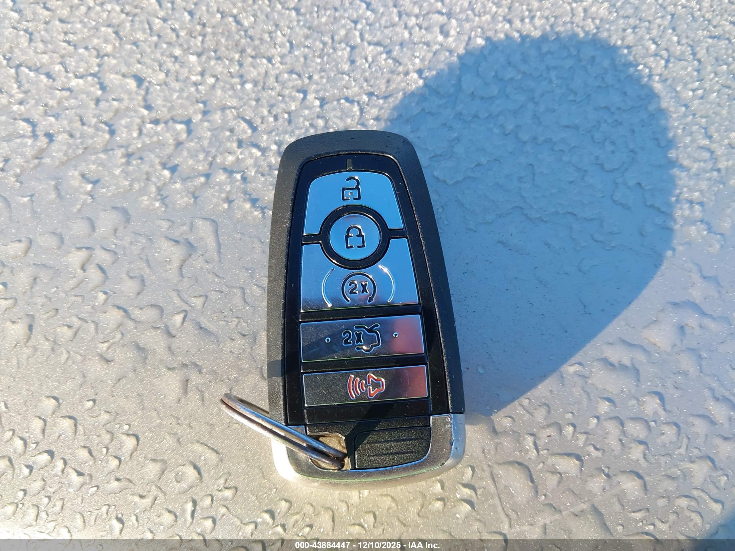 FORD FUSION image 11