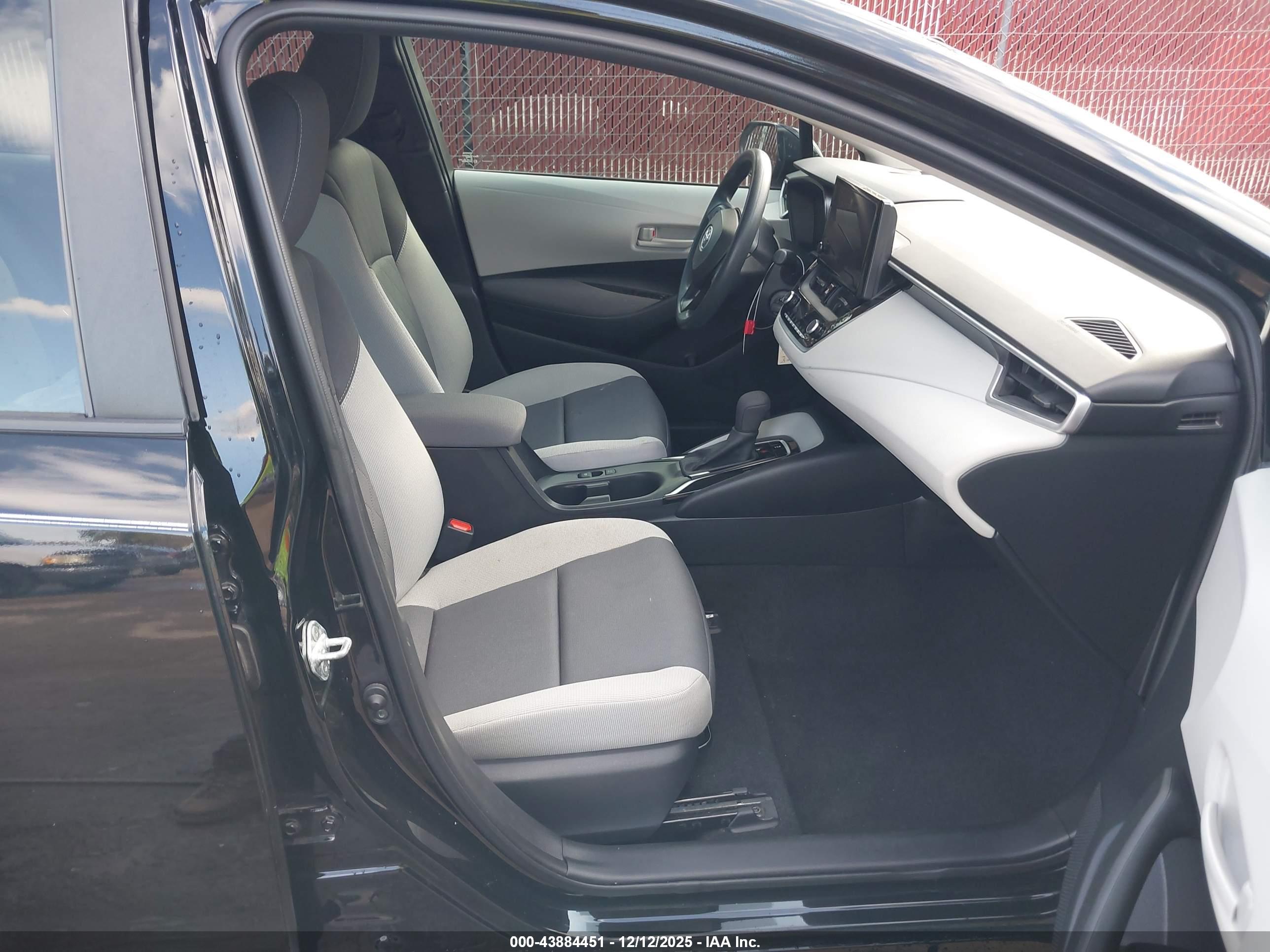 TOYOTA COROLLA image 5