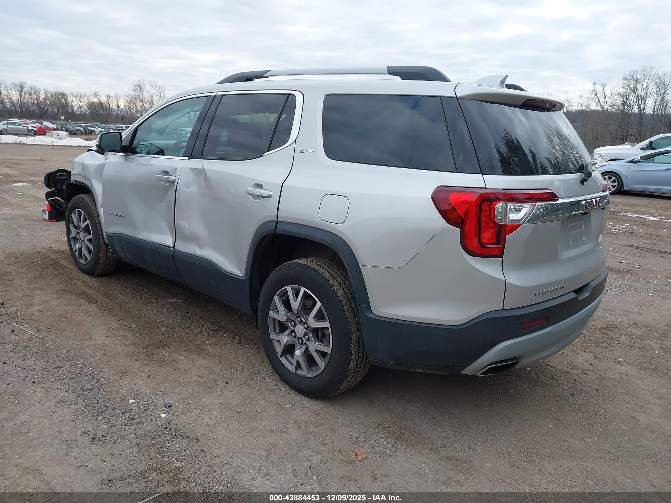 GMC ACADIA image 3