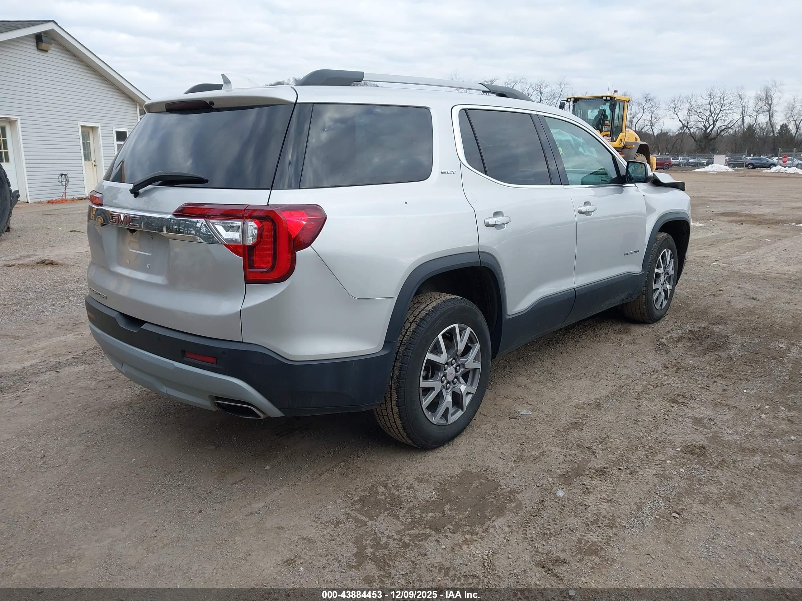 GMC ACADIA image 4