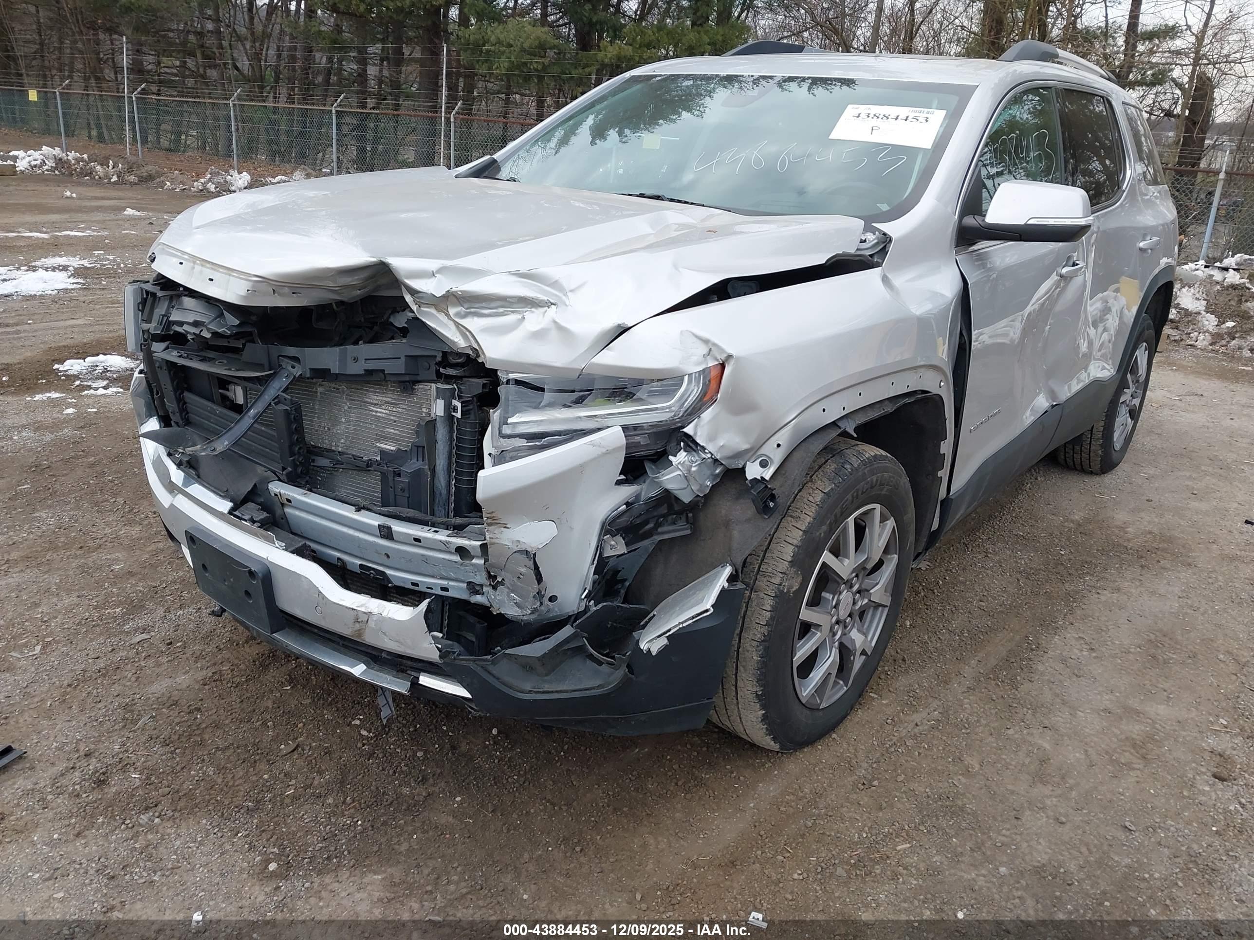 GMC ACADIA image 6