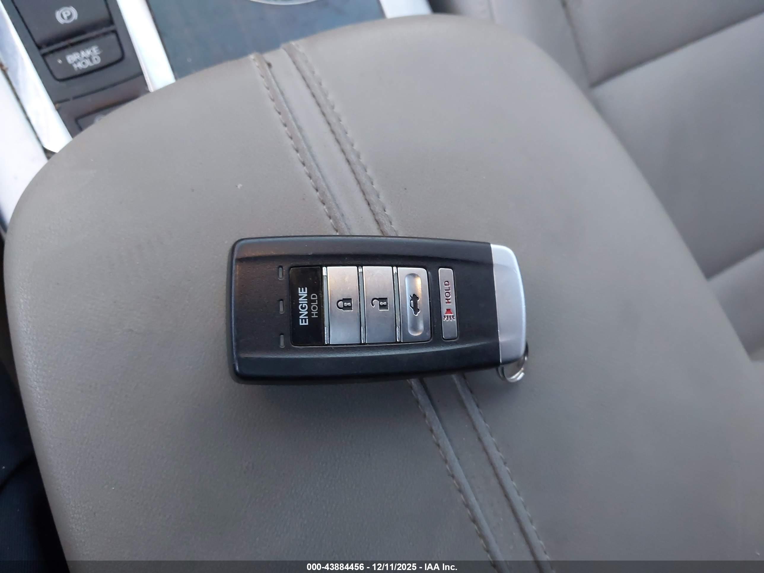ACURA TLX image 11