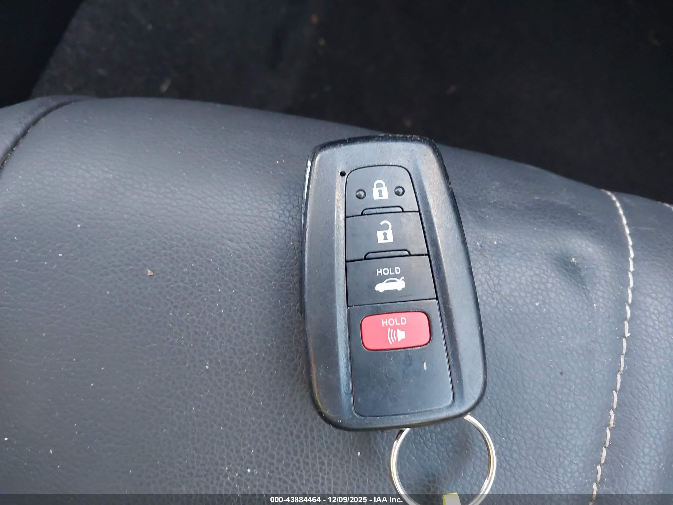 TOYOTA COROLLA image 11