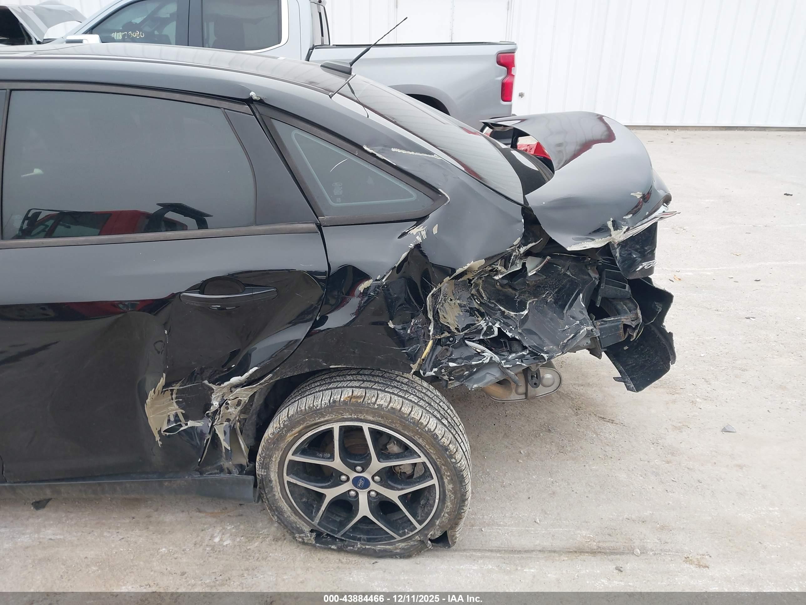 FORD FOCUS image 6