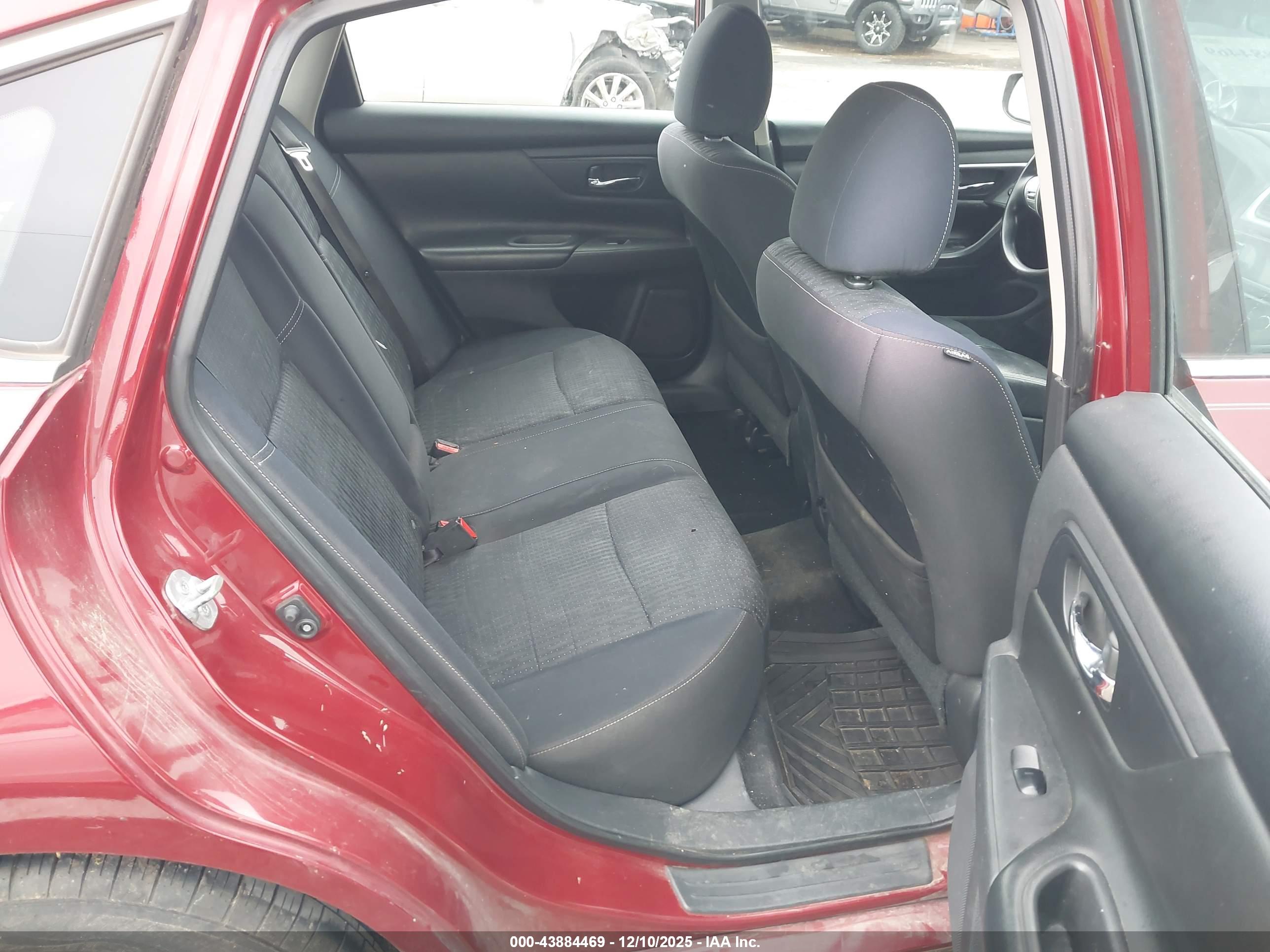 NISSAN ALTIMA image 8