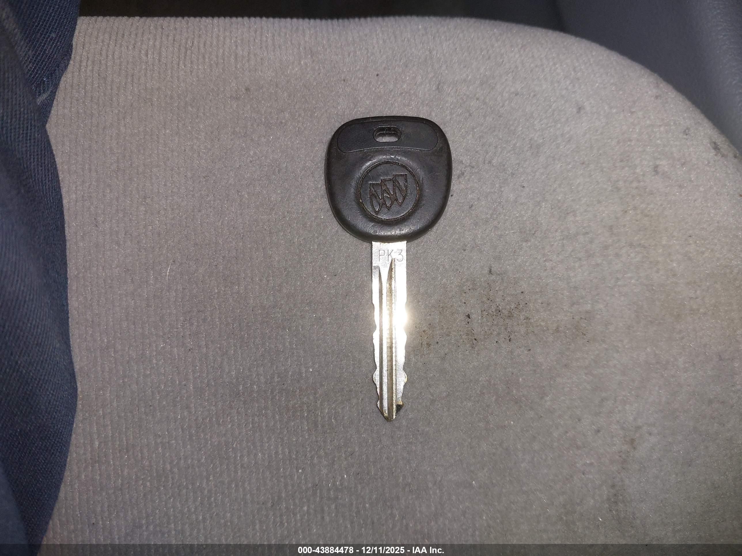 BUICK LACROSSE image 11