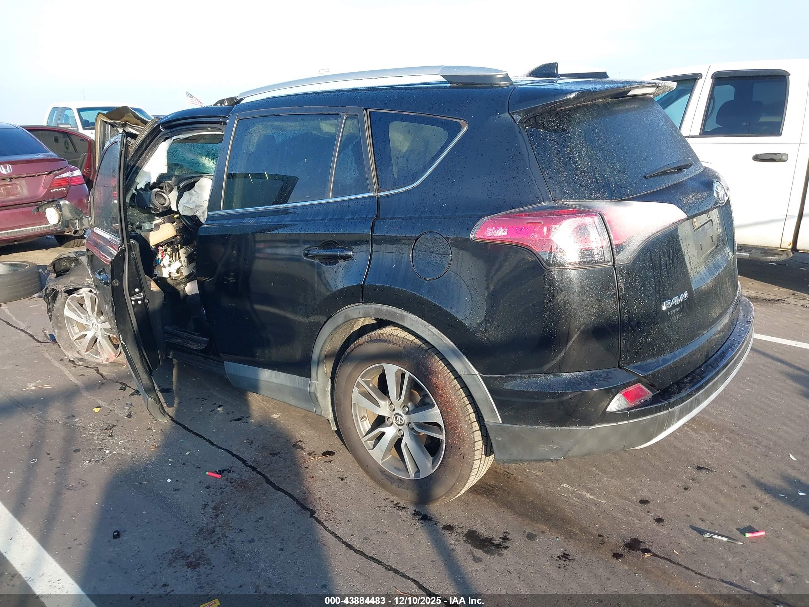 TOYOTA RAV4 image 3