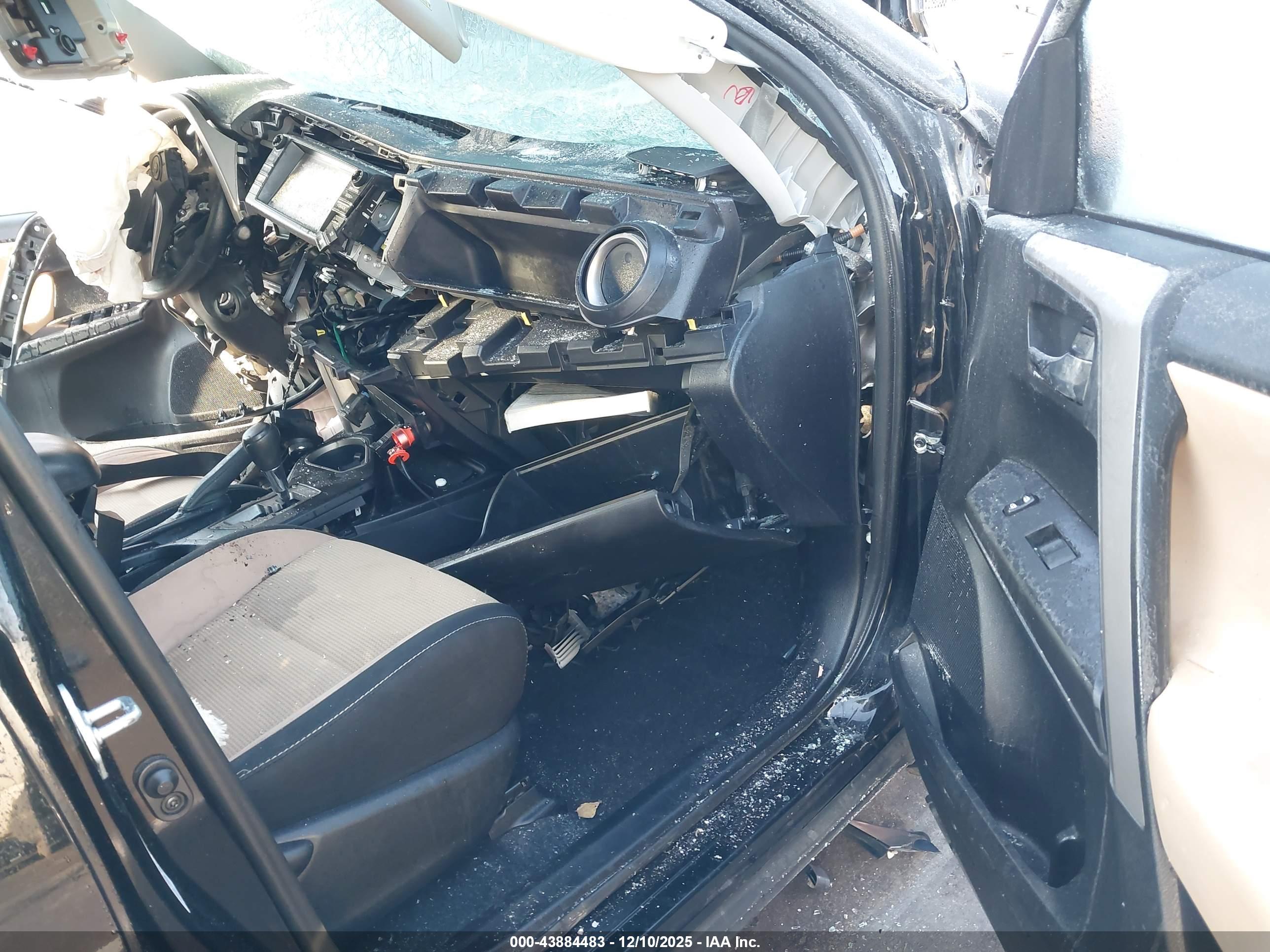 TOYOTA RAV4 image 5