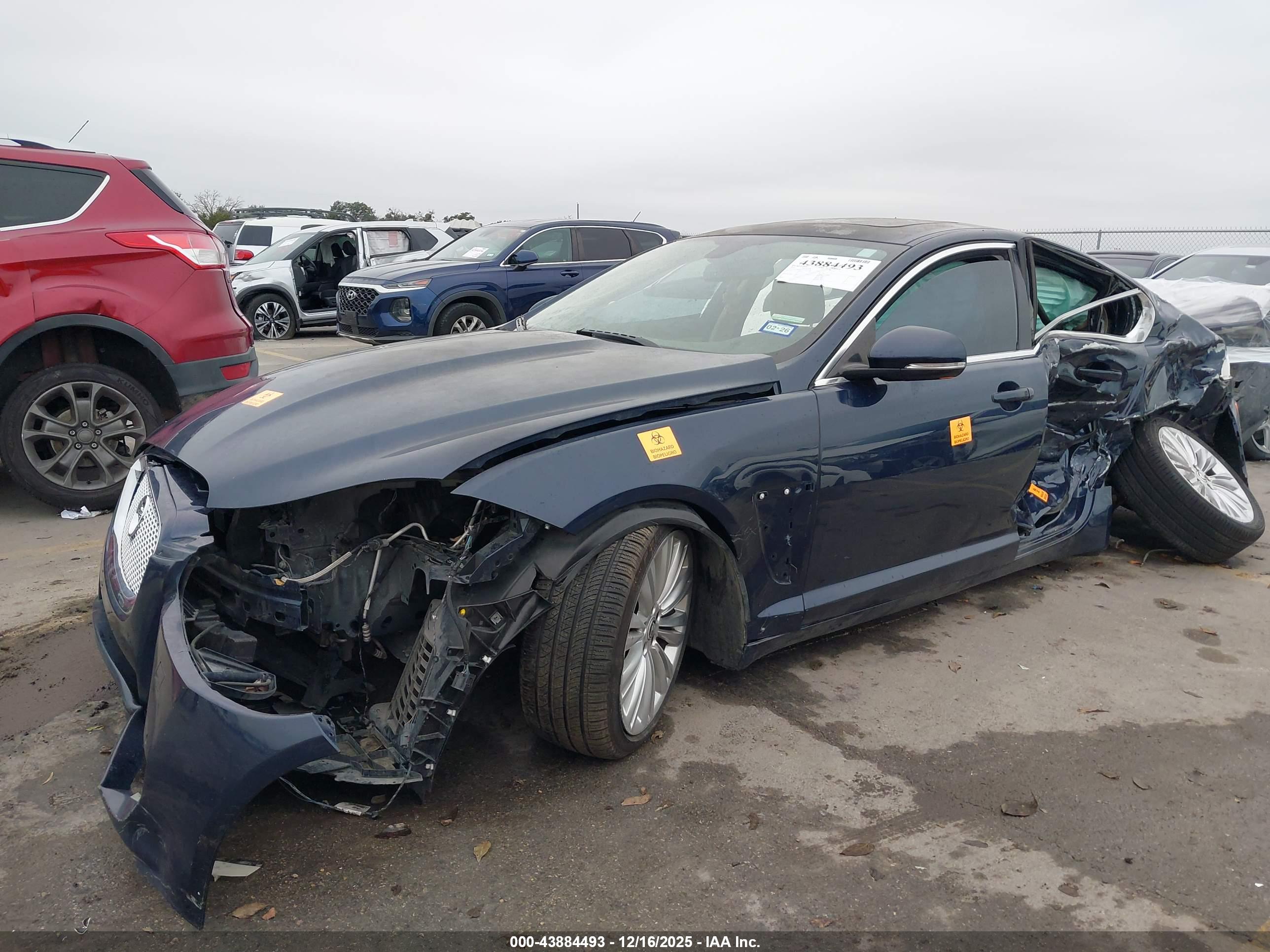 JAGUAR XF image 2